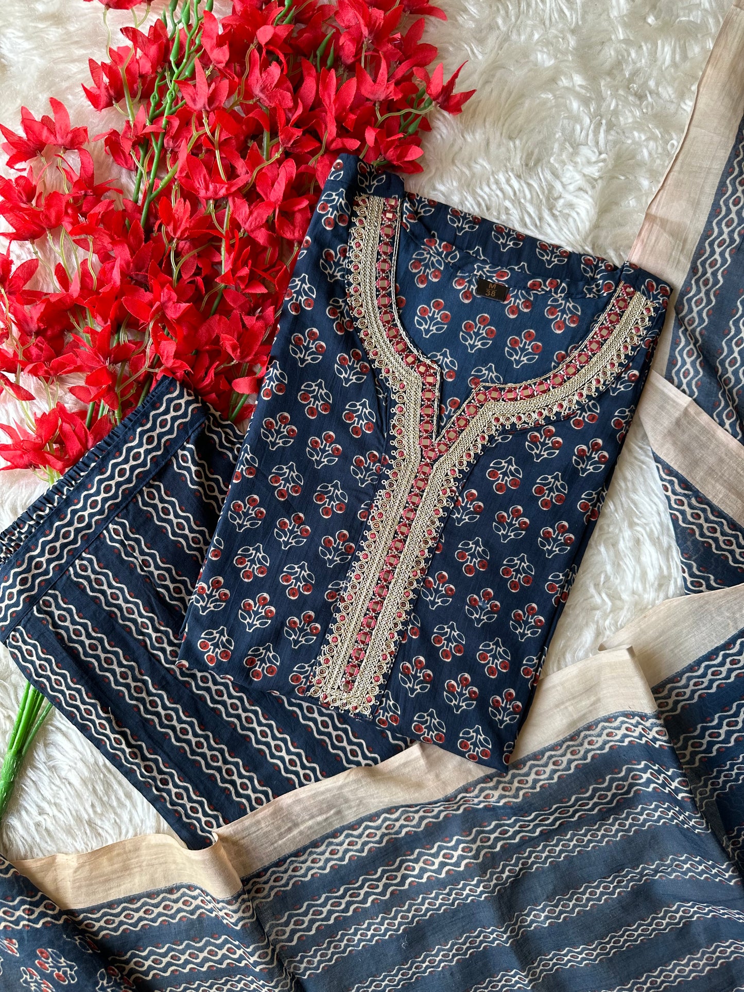 Steal Deal 🚨 Premium Cotton Kurti Pant Dupatta Set