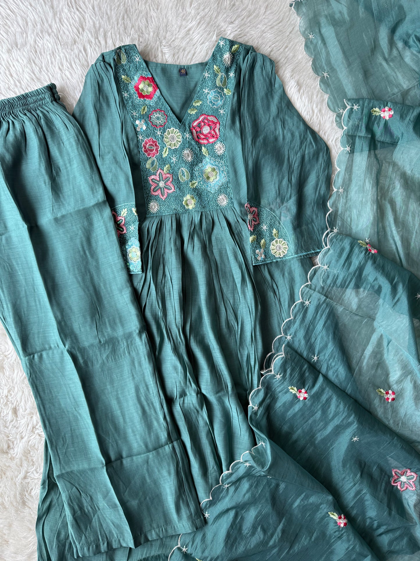 Mul Chanderi Kurti Pant Dupatta Set