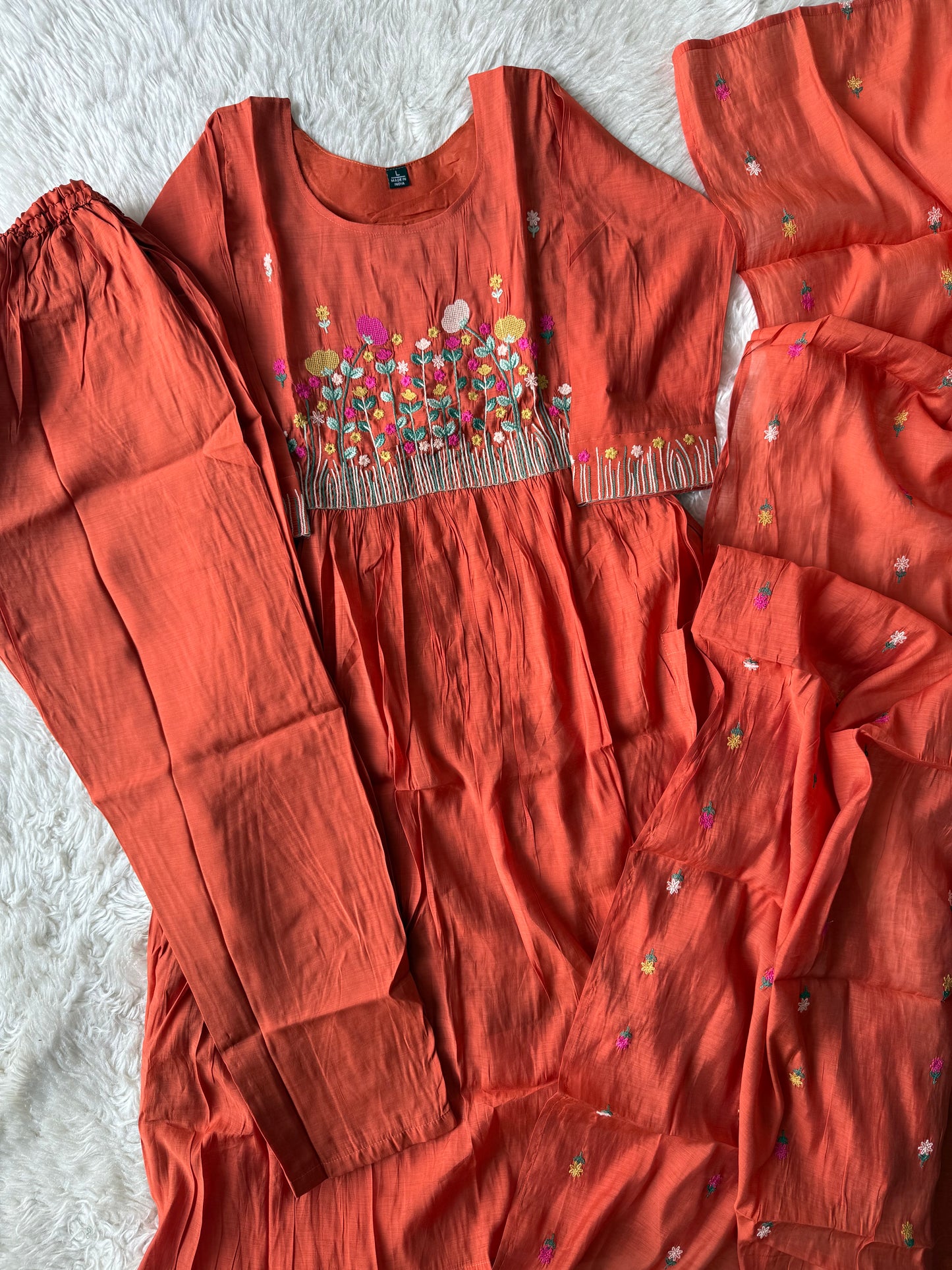 Mul Chanderi Kurti Pant Dupatta Set