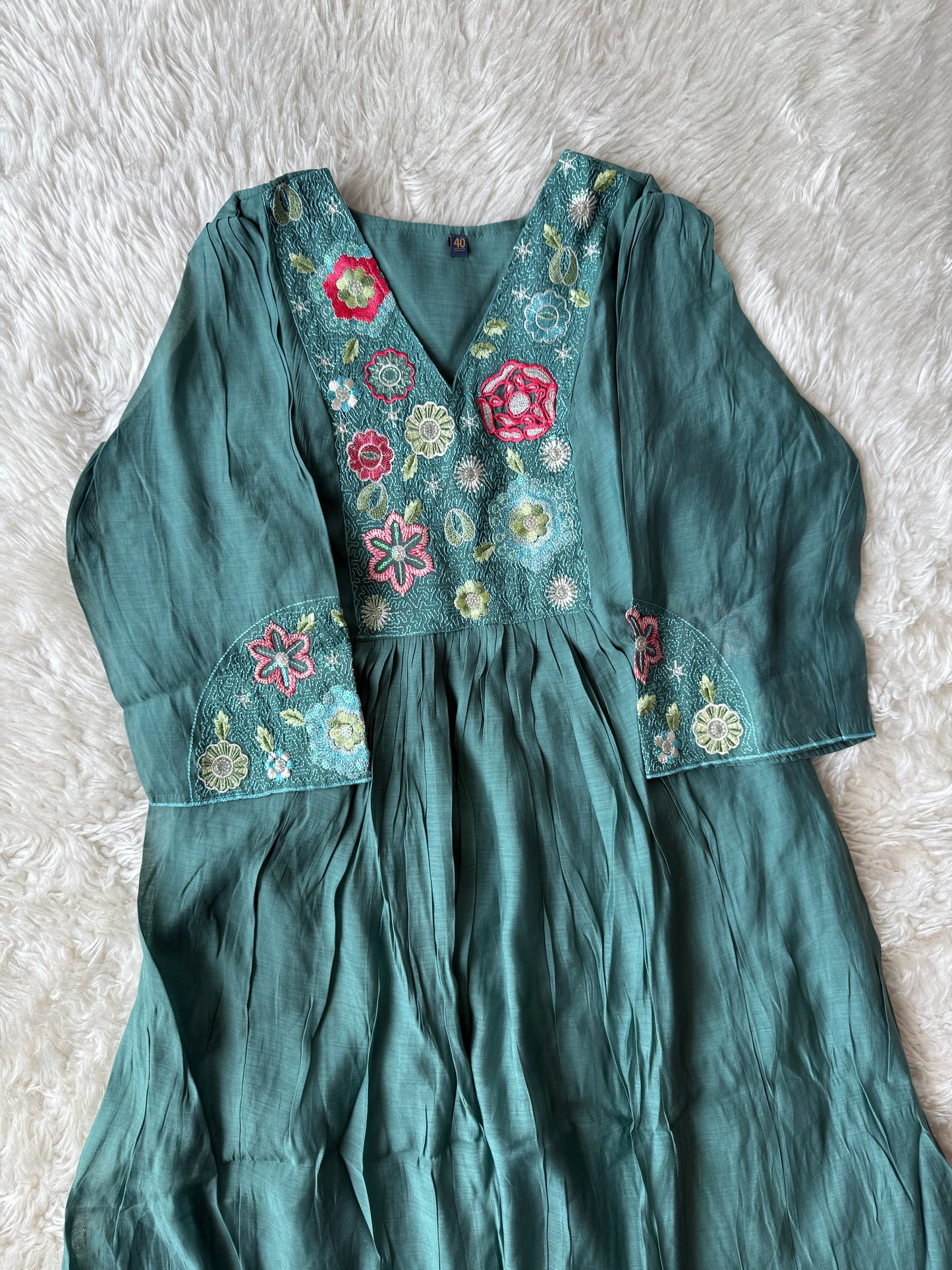 Mul Chanderi Kurti Pant Dupatta Set