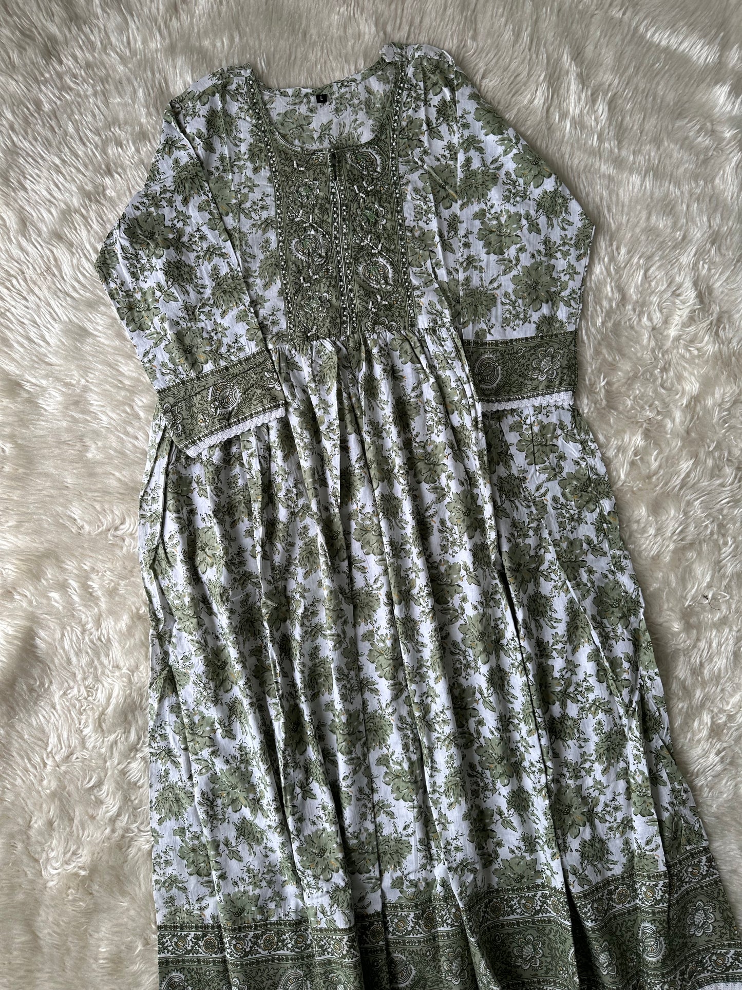Stock Clearance 🚨
Favourite Flare Kurti