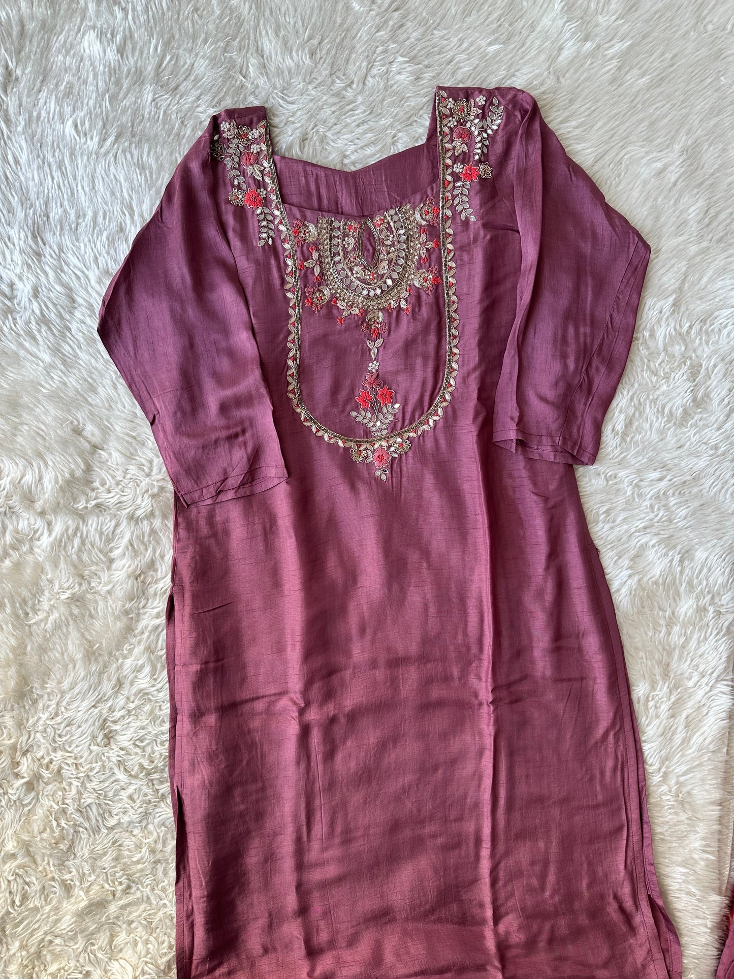 Steal Deal 🚨 Pure Silk Kurti Pant Dupatta Set