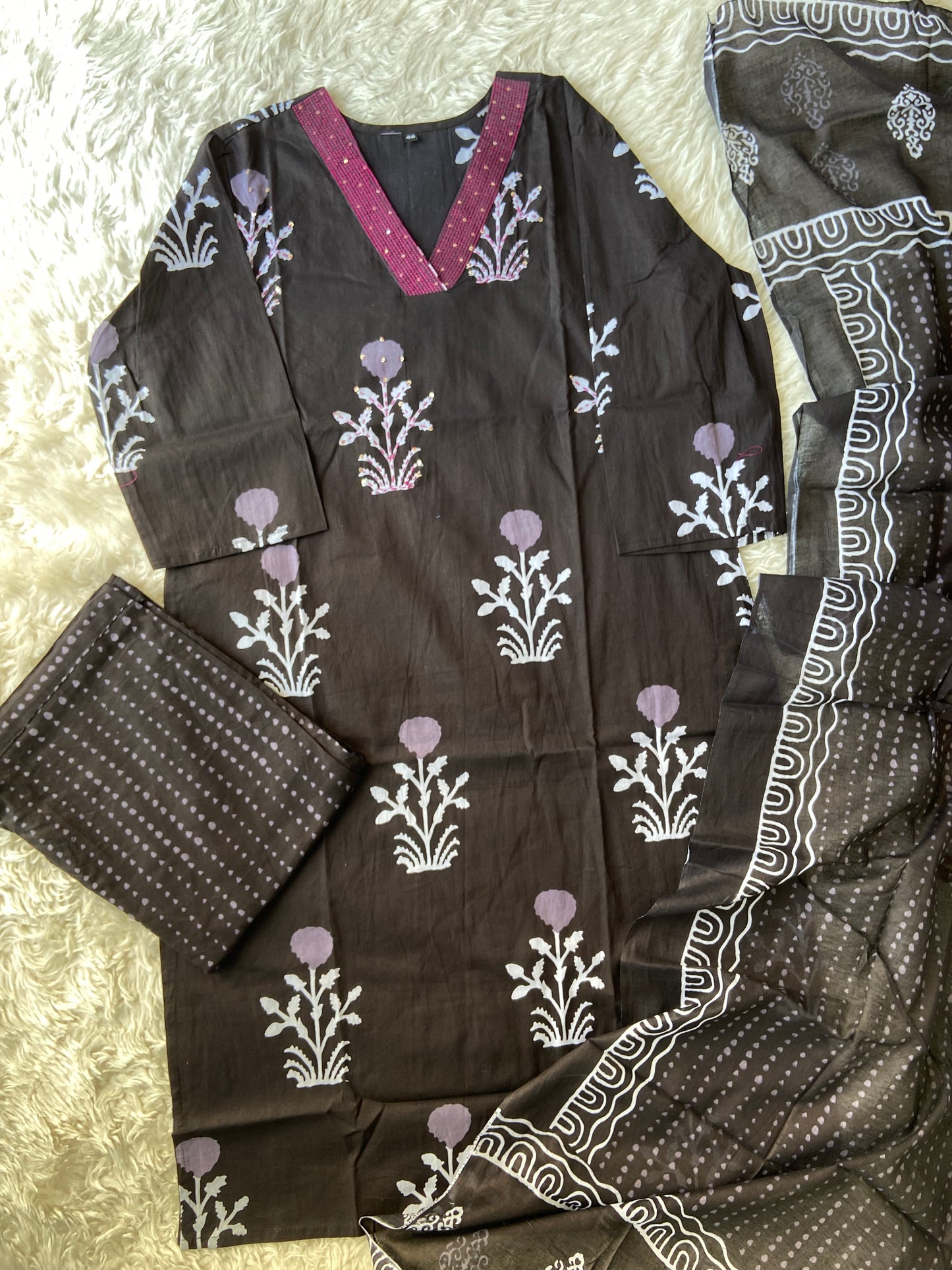 Steal Deal 🚨 Budget Friendly Kurti Pant Dupatta Set