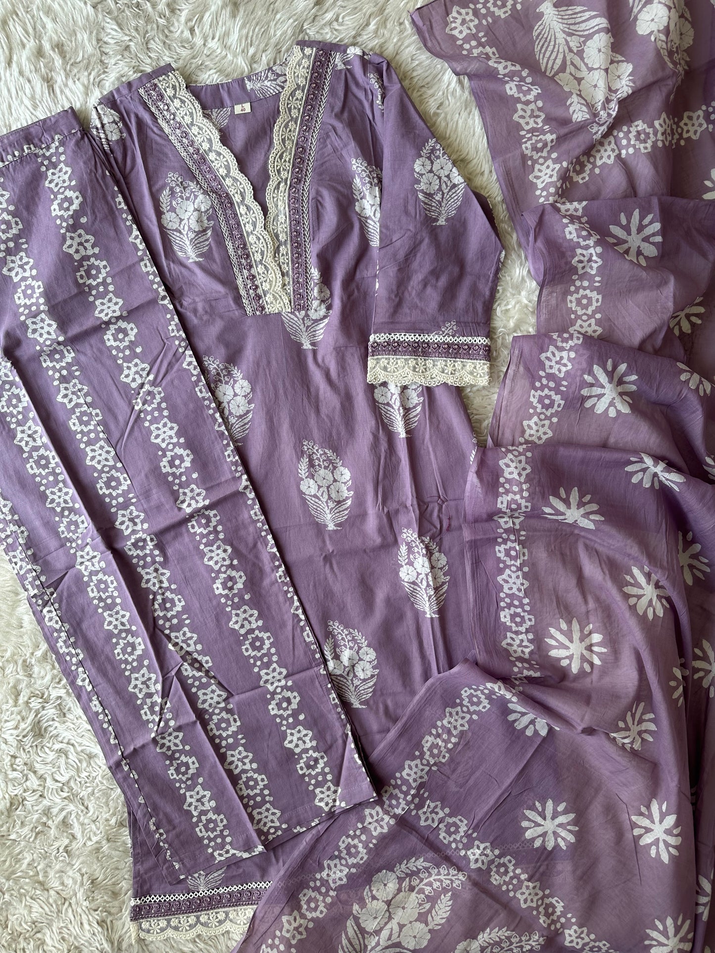 Mul Cotton Lace Details Set