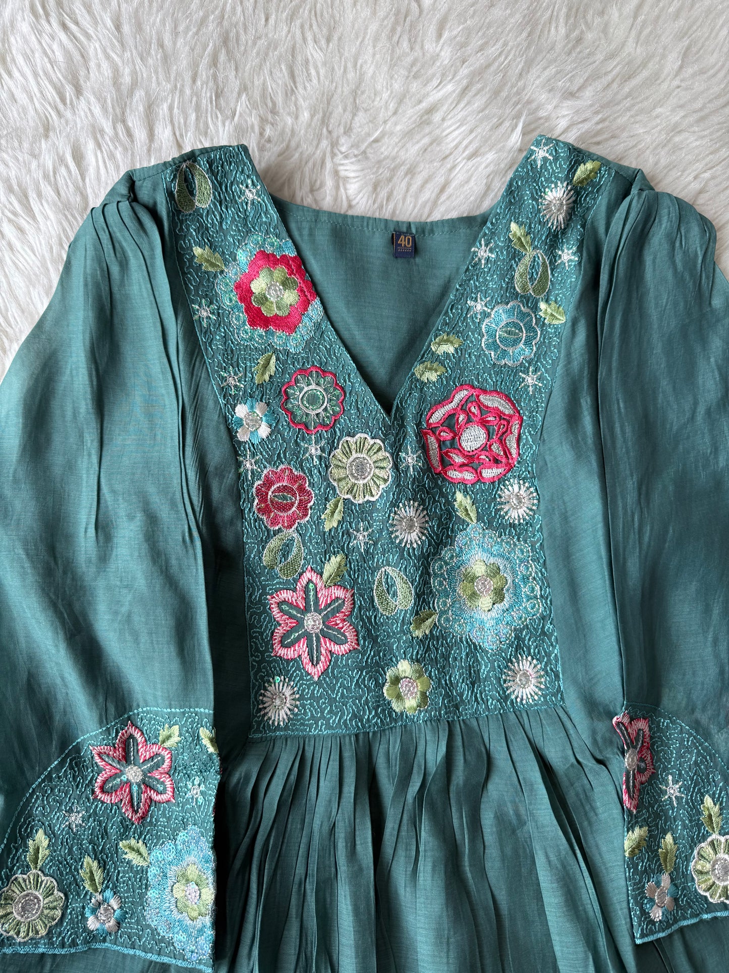 Mul Chanderi Kurti Pant Dupatta Set