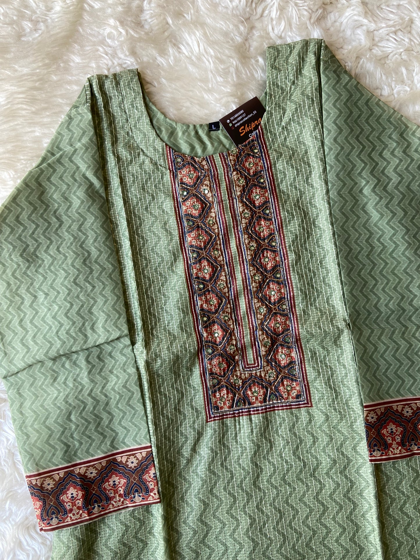 Stock Clearance 🚨
Chanderi Silk Kurti Pant Dupatta Set