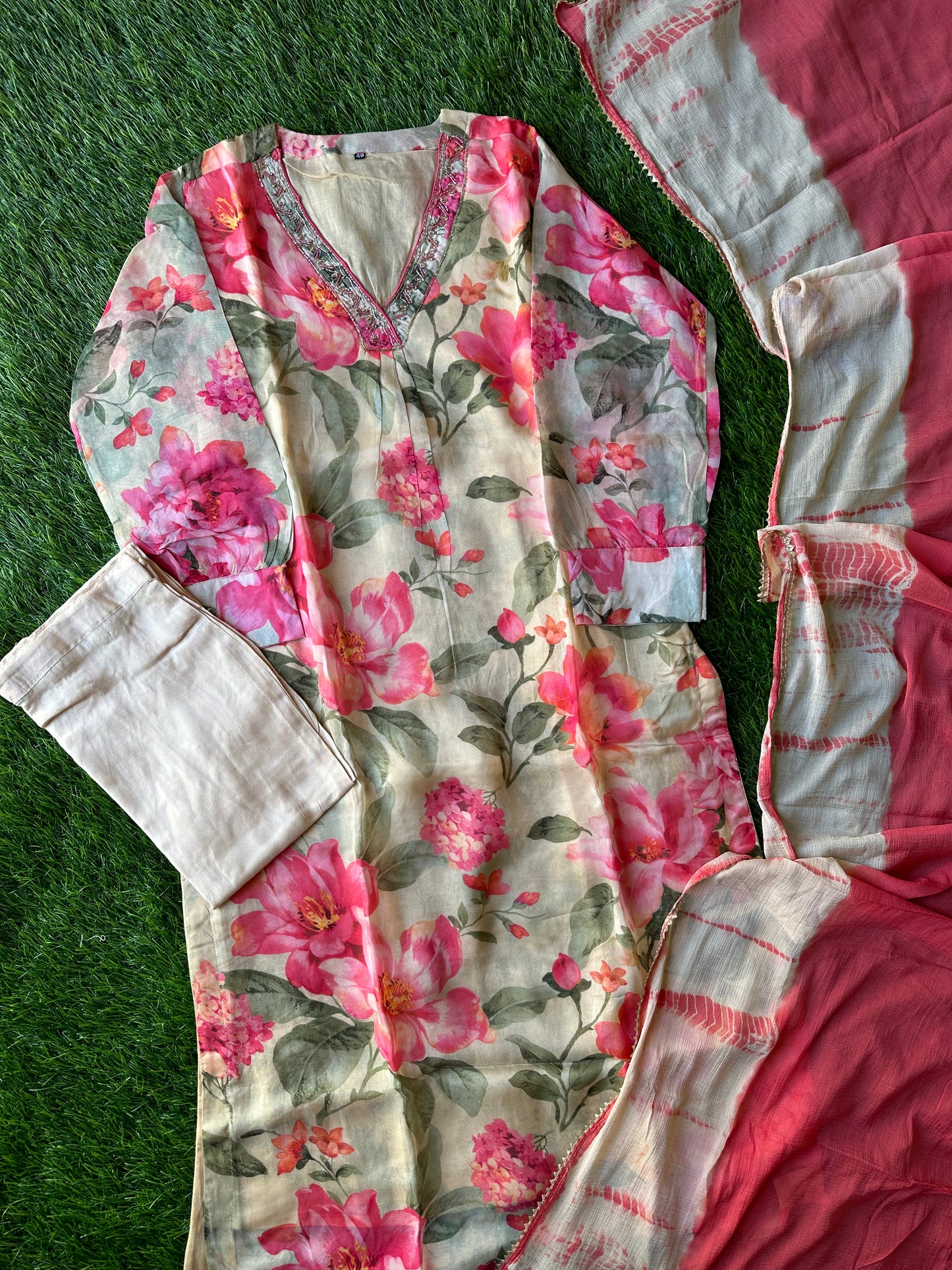 Steal Deal 🚨 Organza Kurti Pant Chinon Dupatta Set