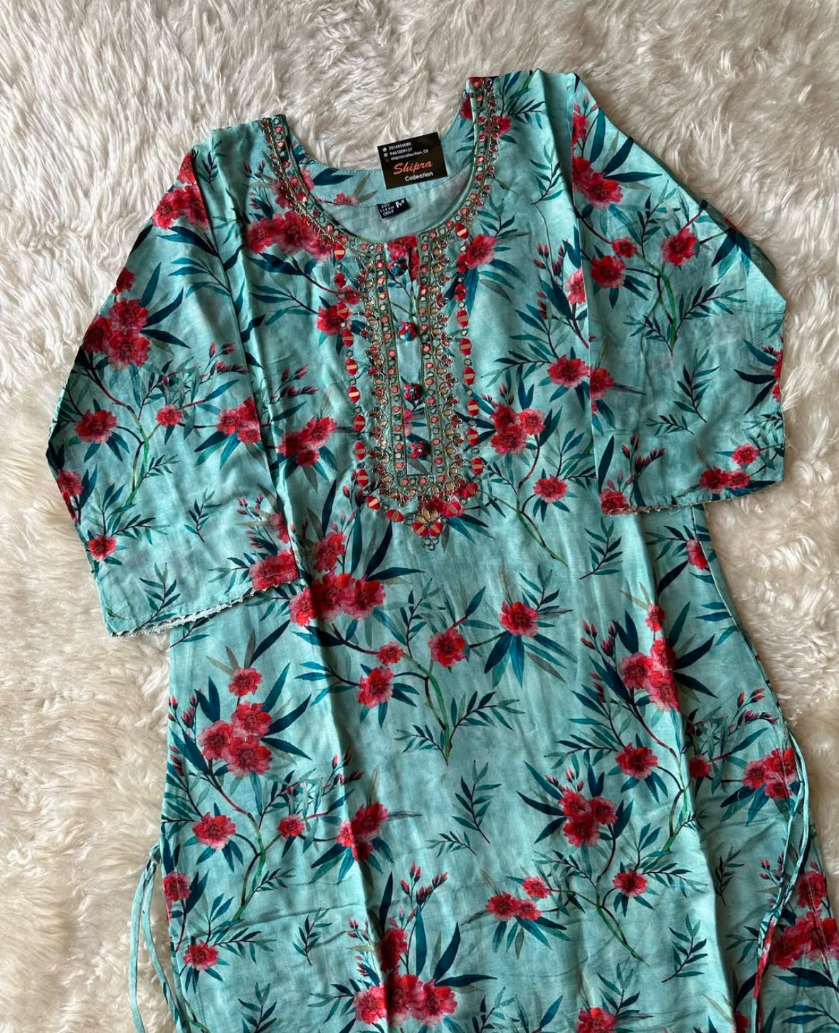 Stock Clearance 🚨
Premium Muslin Silk Kurti Pant Dupatta Set