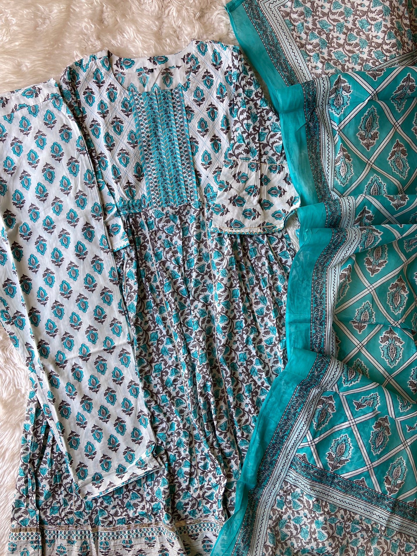 Steal Deal 🚨Premium Cotton Flare Kurti Pant Dupatta Set