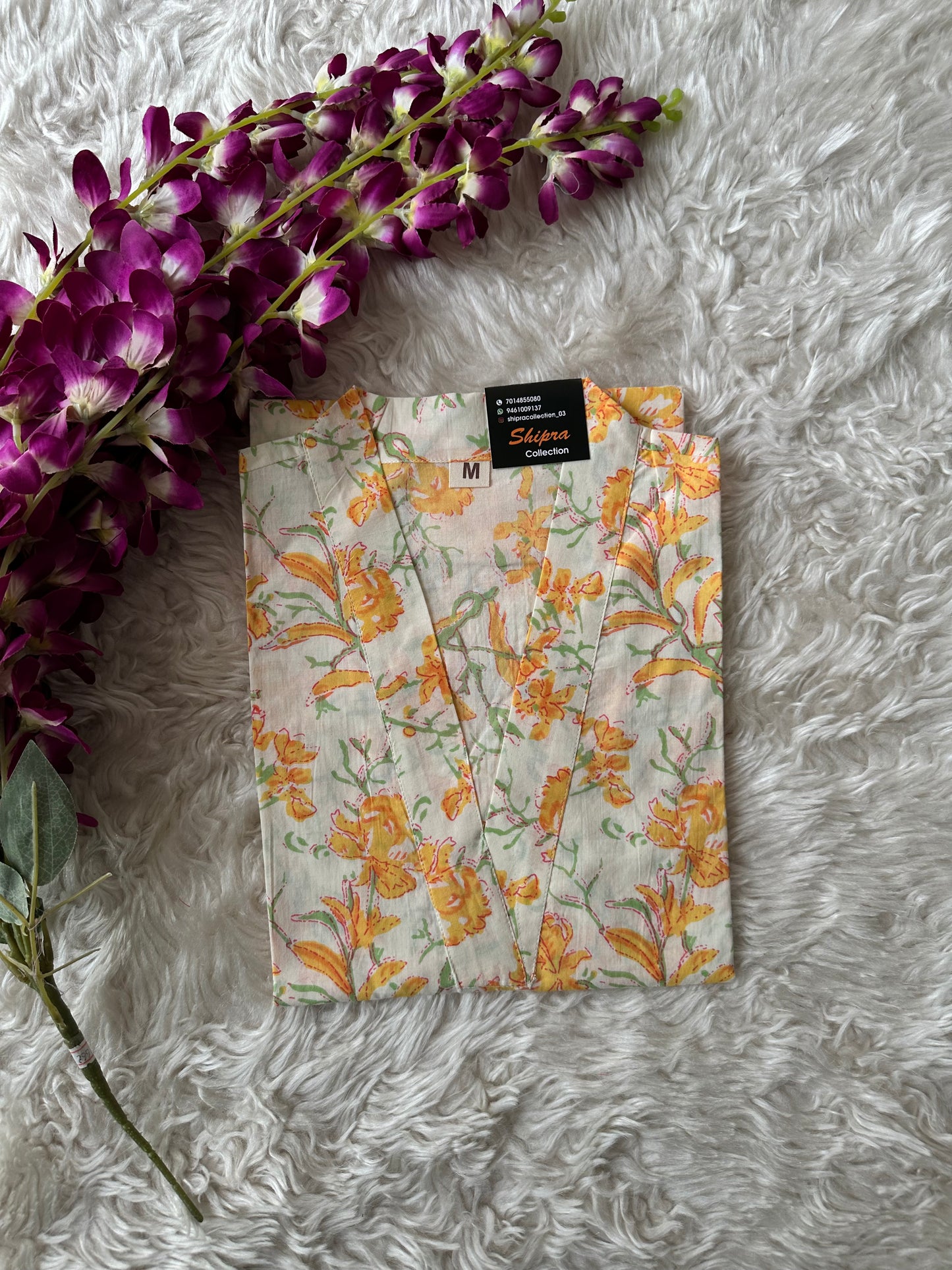 Shipra’s Fav ❣️ V- Neck Short Kurti