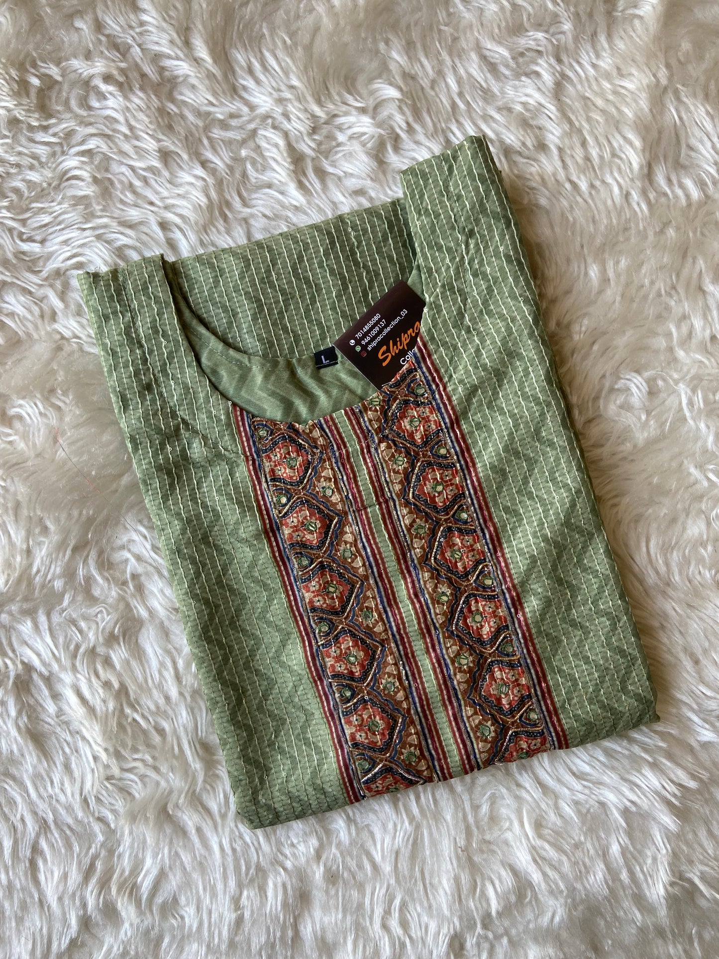 Stock Clearance 🚨
Chanderi Silk Kurti Pant Dupatta Set
