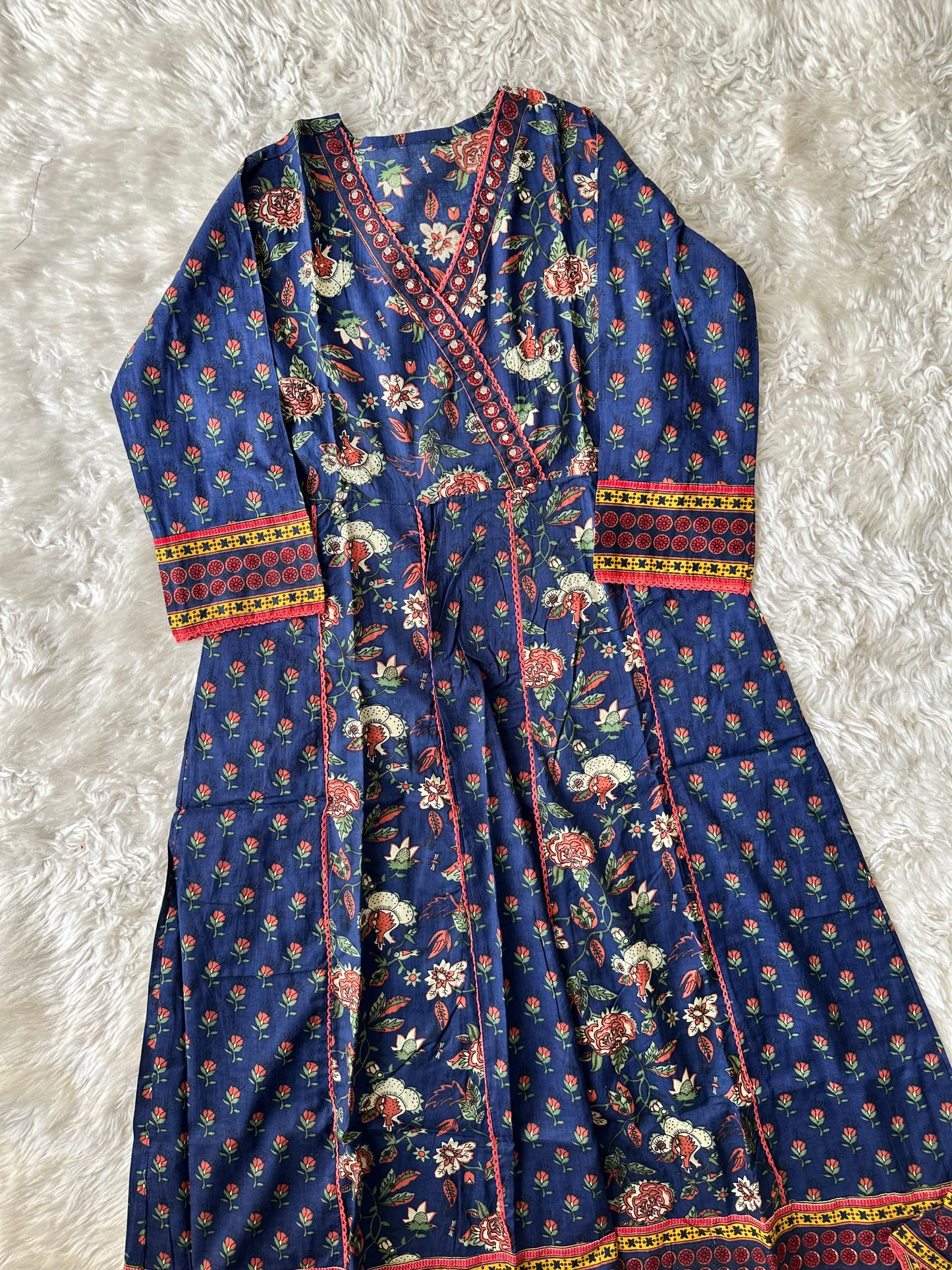 Steal Deal 🚨 Budget Friendly FLARE Kurti Pant Dupatta Set