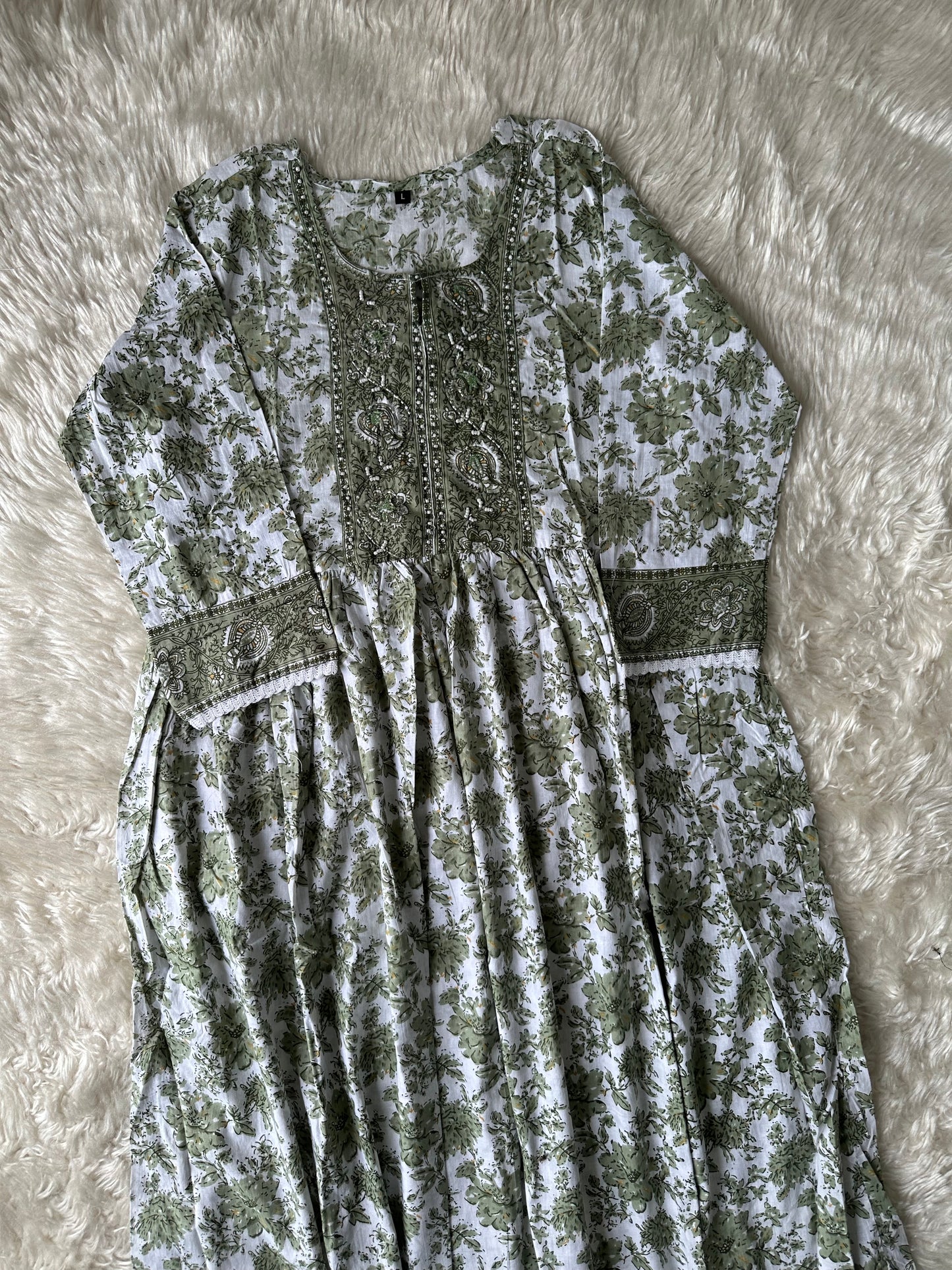 Stock Clearance 🚨
Favourite Flare Kurti