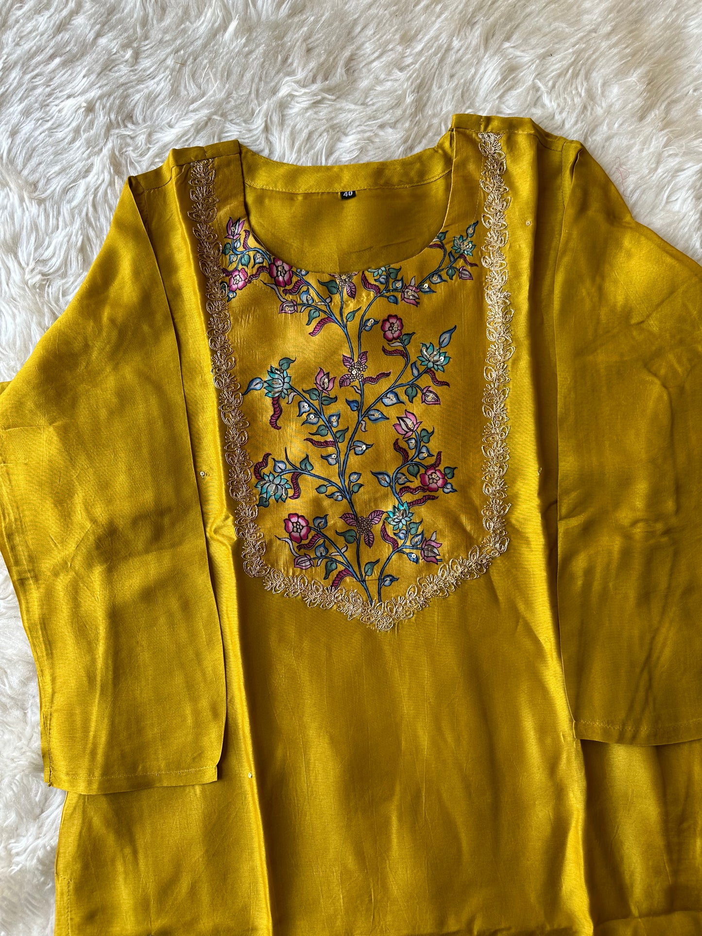 Gazi Silk Kurti Pant Dupatta Set