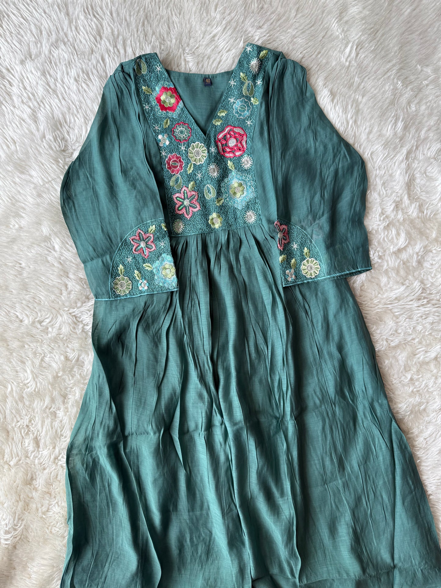 Mul Chanderi Kurti Pant Dupatta Set