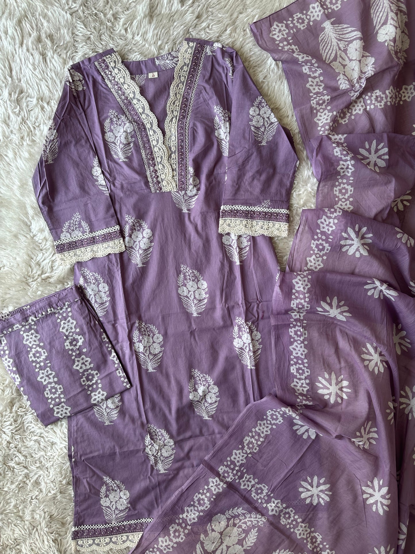 Mul Cotton Lace Details Set