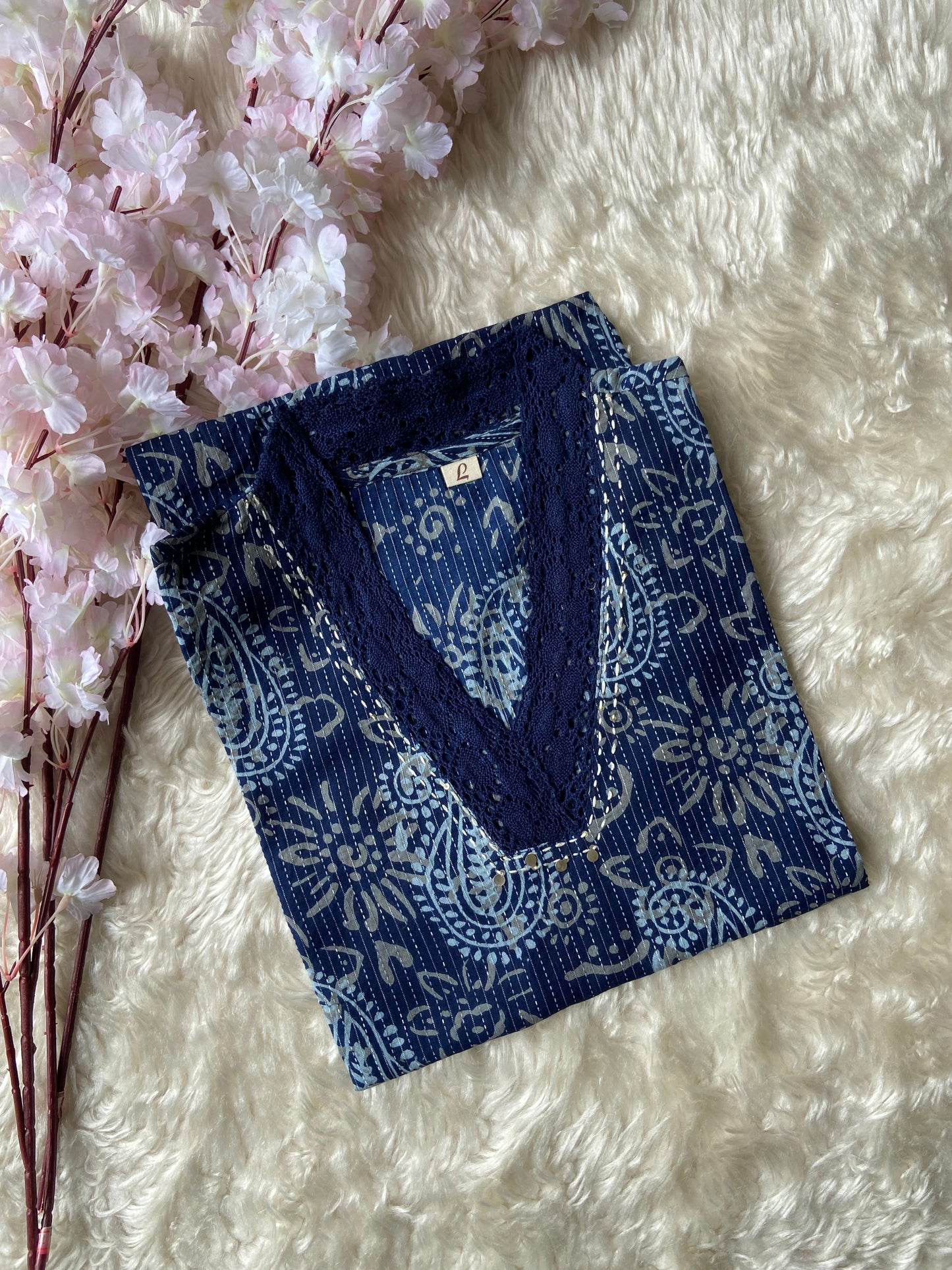 V-Neck Lace Details Kurti