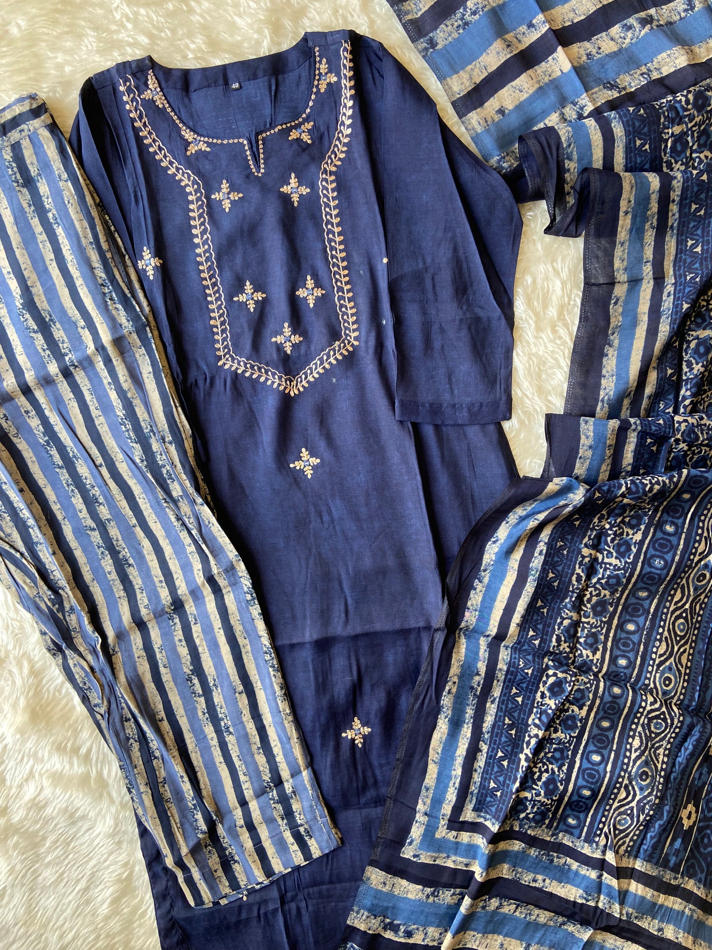 Steal Deal 🚨 Pure Muslin Silk Kurti Pant Dupatta Set