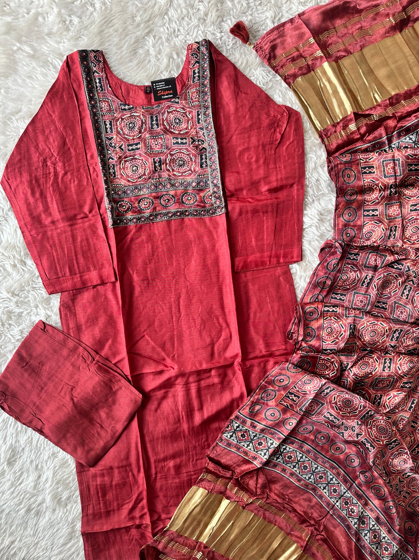Gazi Silk Kurti Pant Dupatta Set
