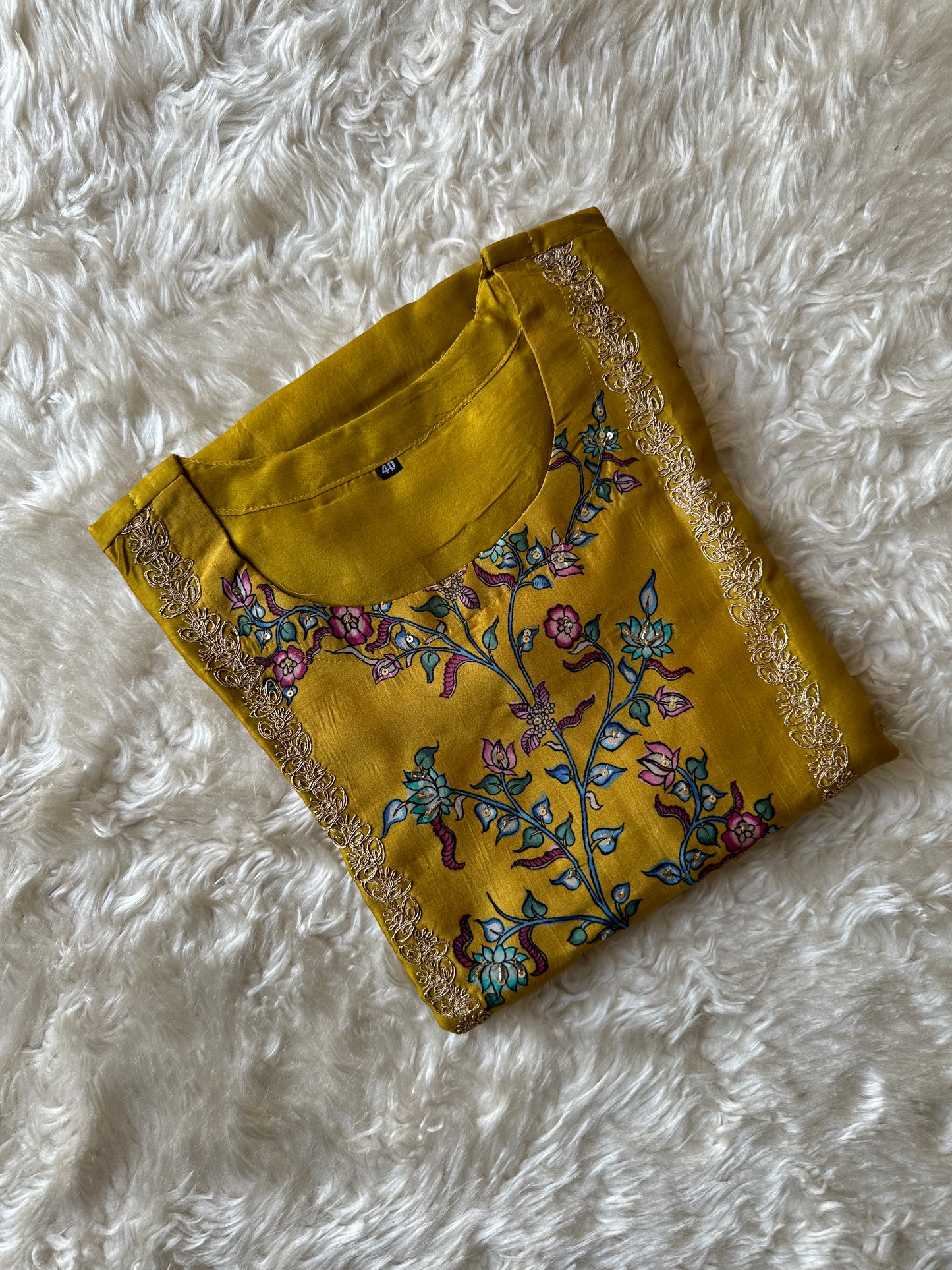 Gazi Silk Kurti Pant Dupatta Set