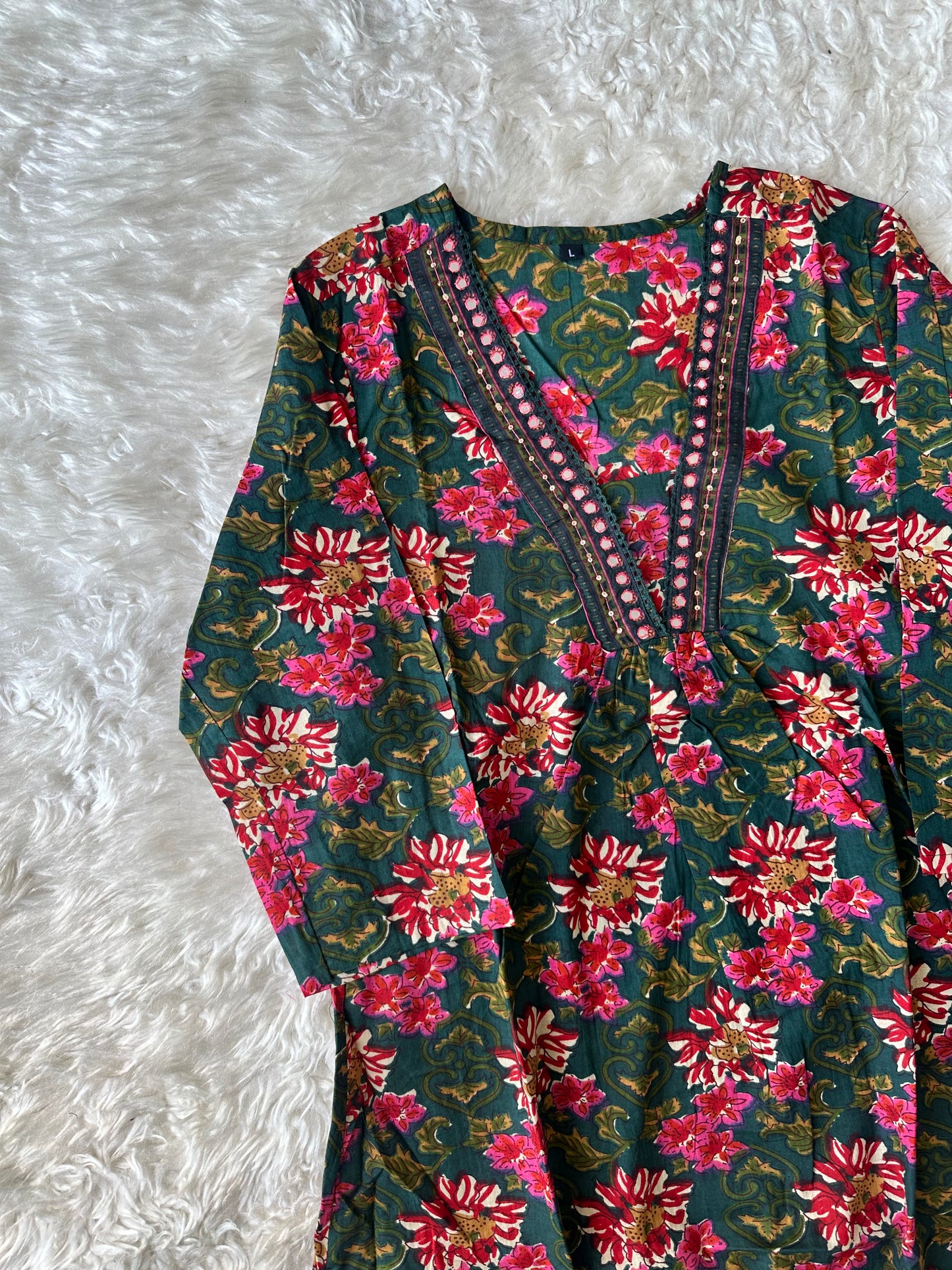 Stock Clearance 🚨
Budget Friendly Flare Kurti Pant Dupatta Set