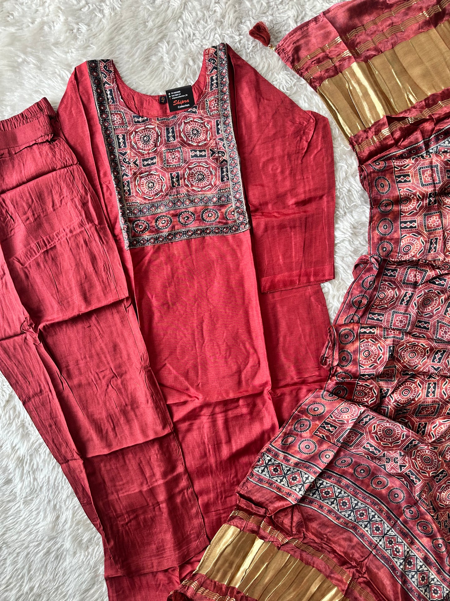 Gazi Silk Kurti Pant Dupatta Set