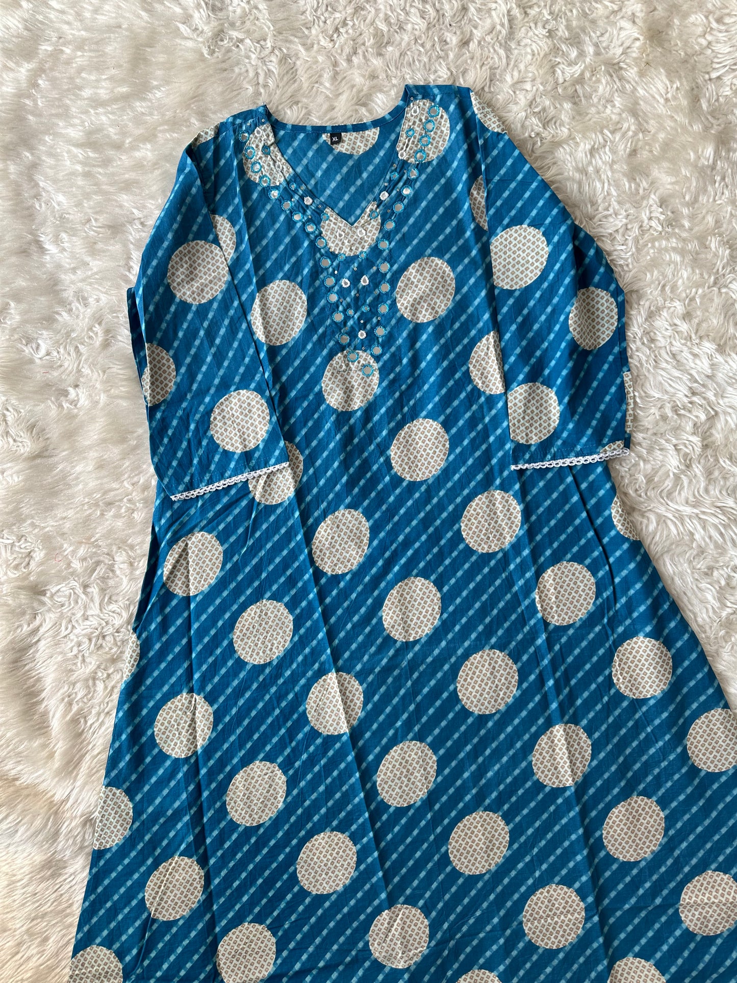 Stock Clearance 🚨
Budget Friendly Flare Kurti Pant Dupatta Set