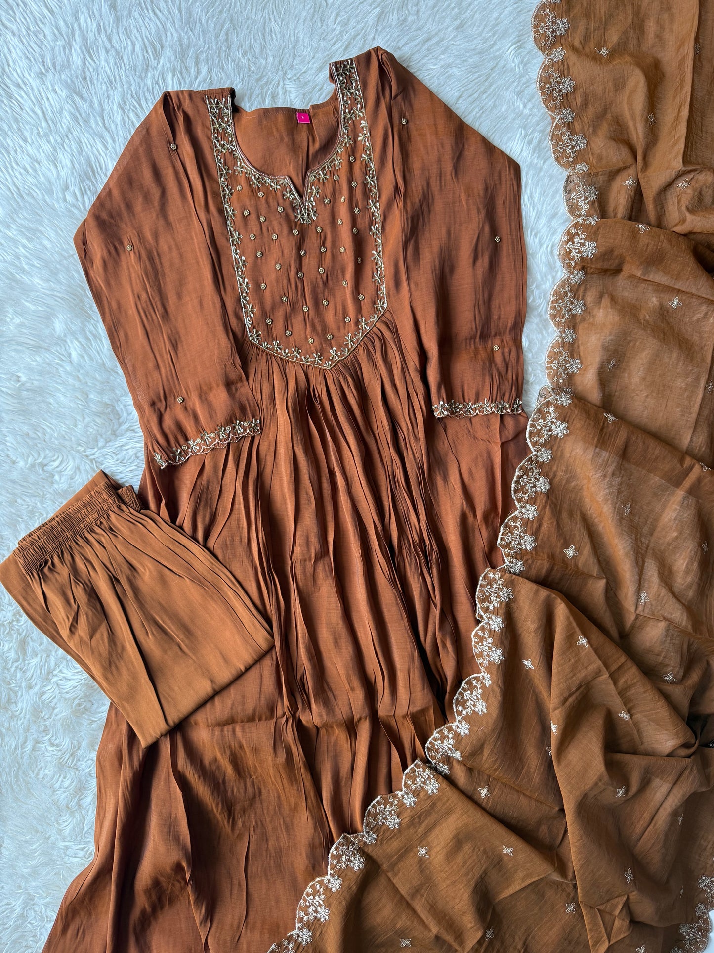 Mul Chanderi Kurti Pant Dupatta Set