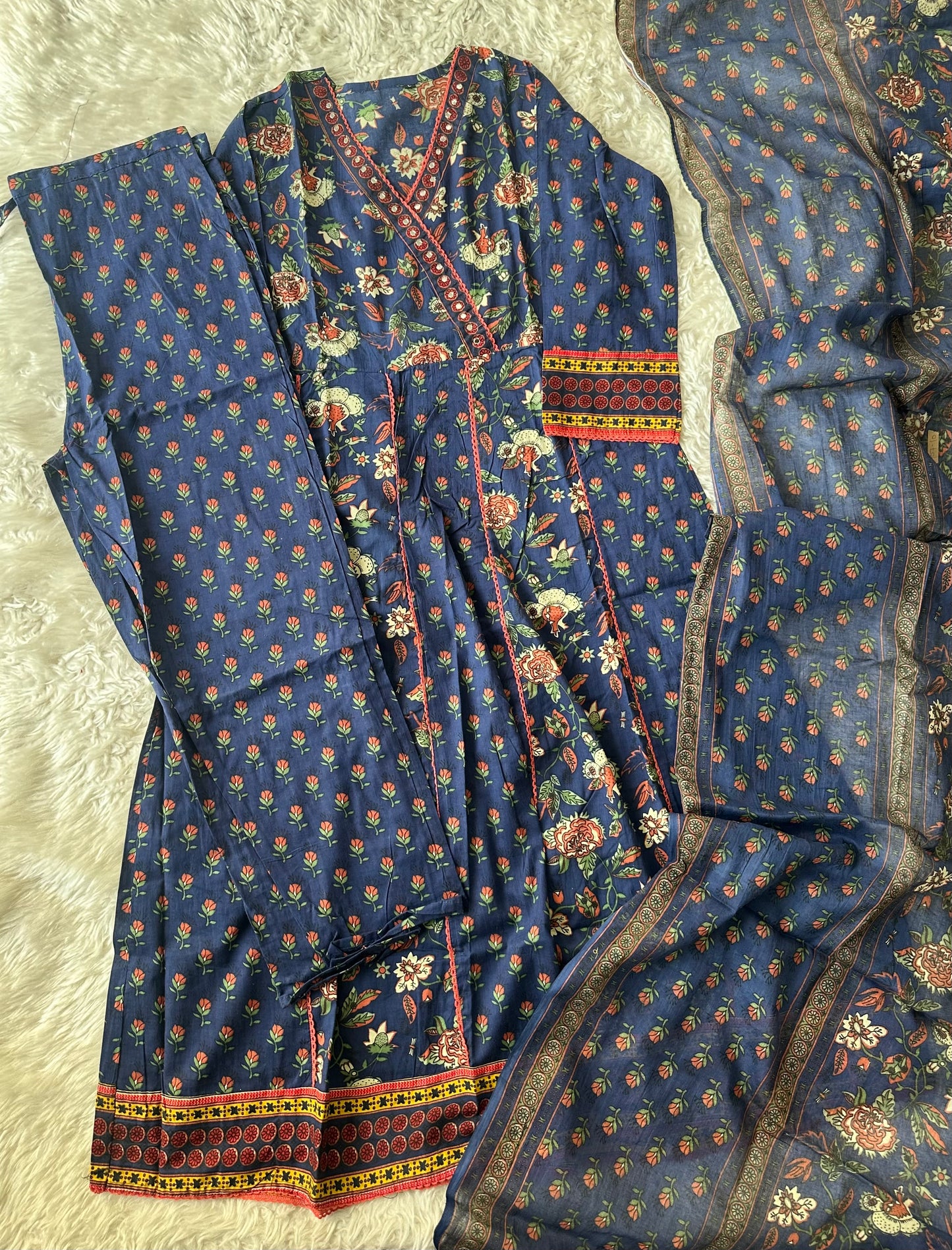 Steal Deal 🚨 Budget Friendly FLARE Kurti Pant Dupatta Set