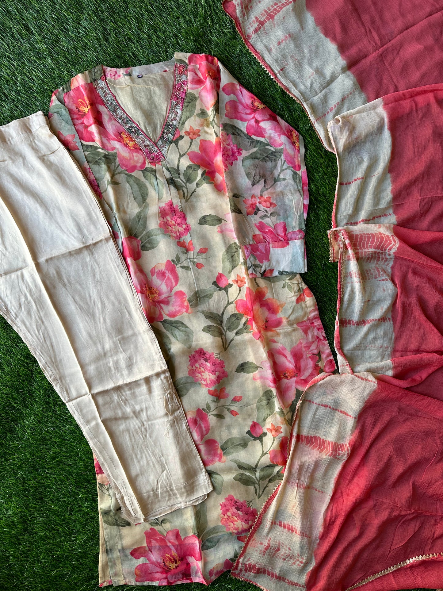 Steal Deal 🚨 Organza Kurti Pant Chinon Dupatta Set