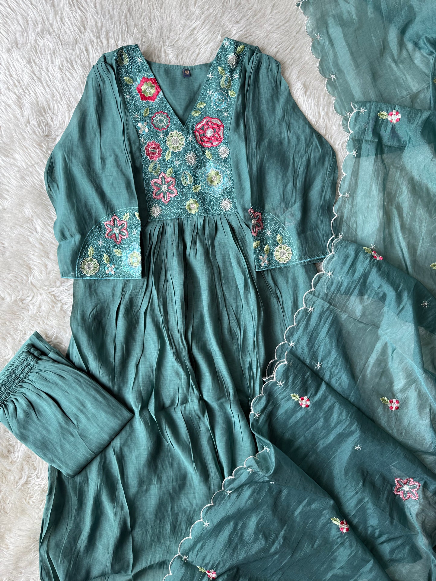 Mul Chanderi Kurti Pant Dupatta Set
