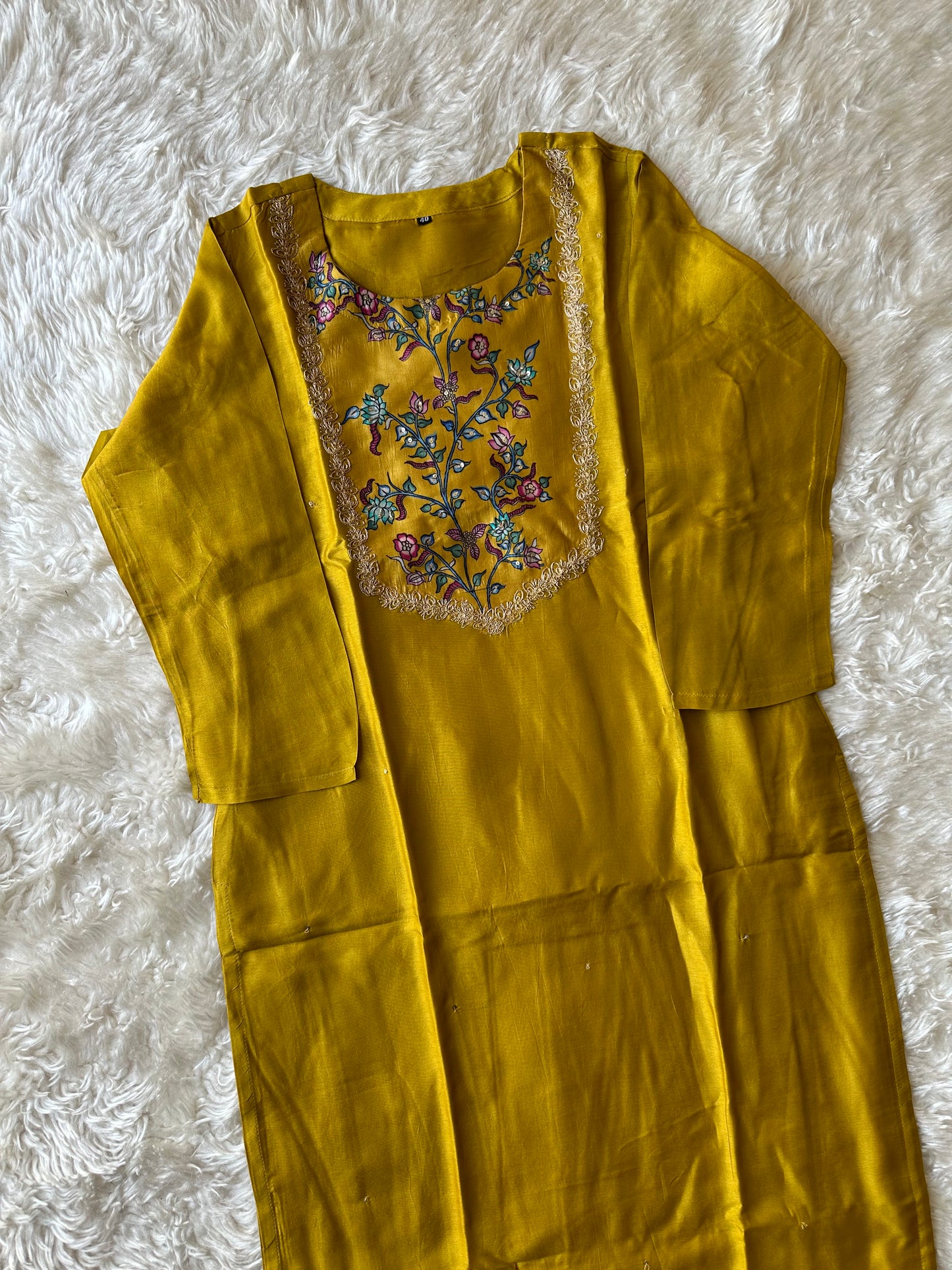 Gazi Silk Kurti Pant Dupatta Set