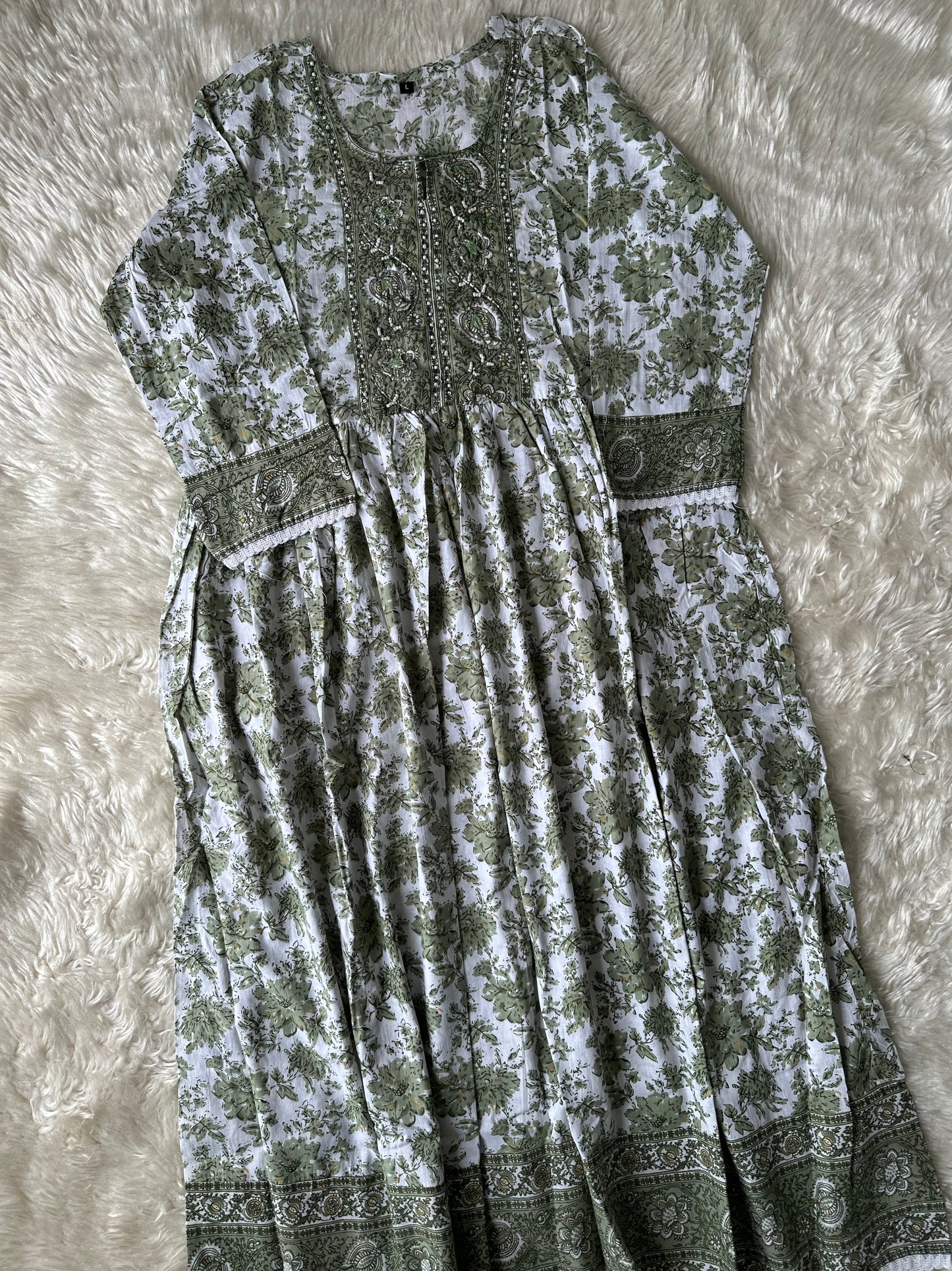 Stock Clearance 🚨
Favourite Flare Kurti