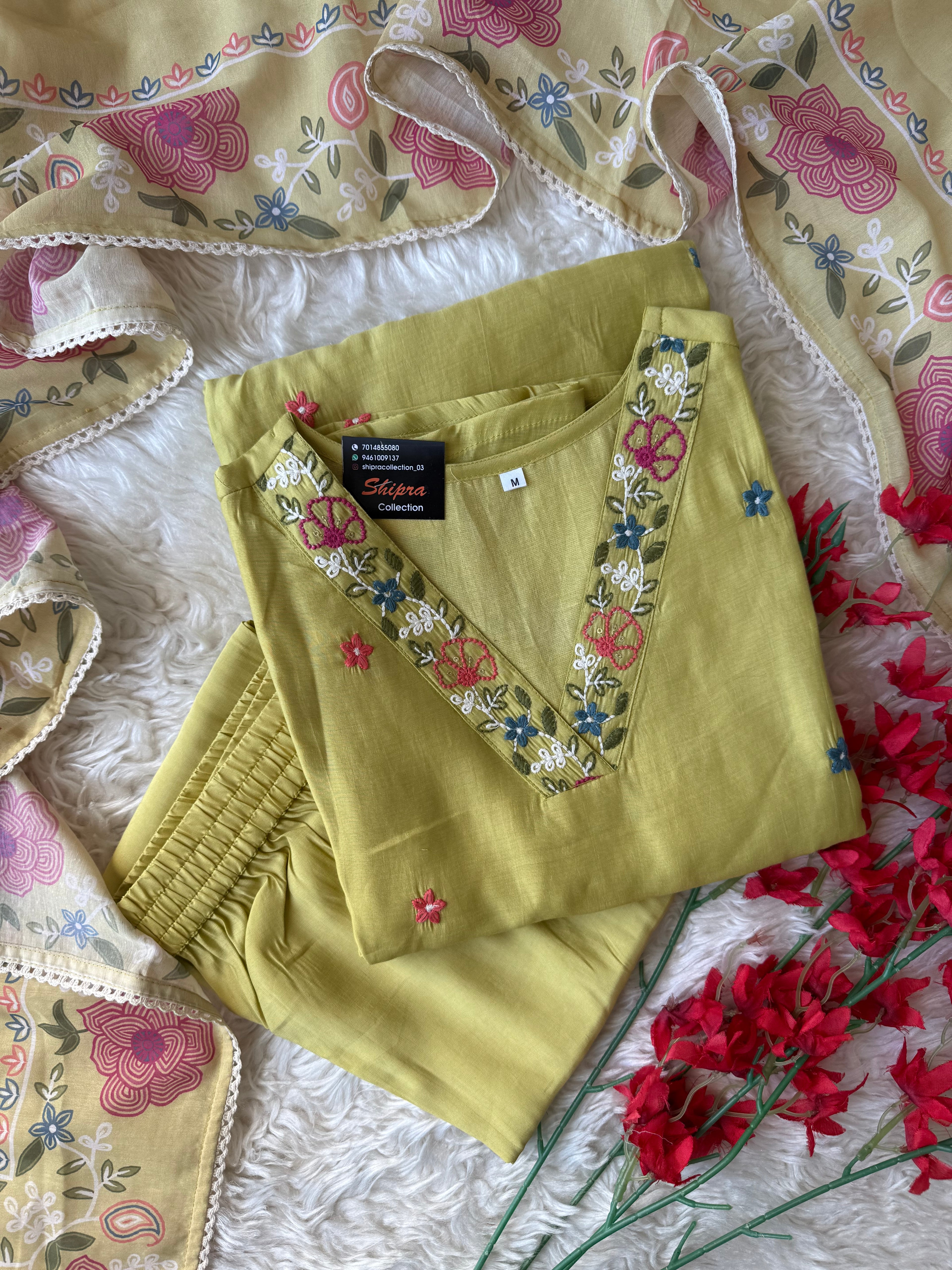 Mul Chanderi Kurti Pant Dupatta Set
