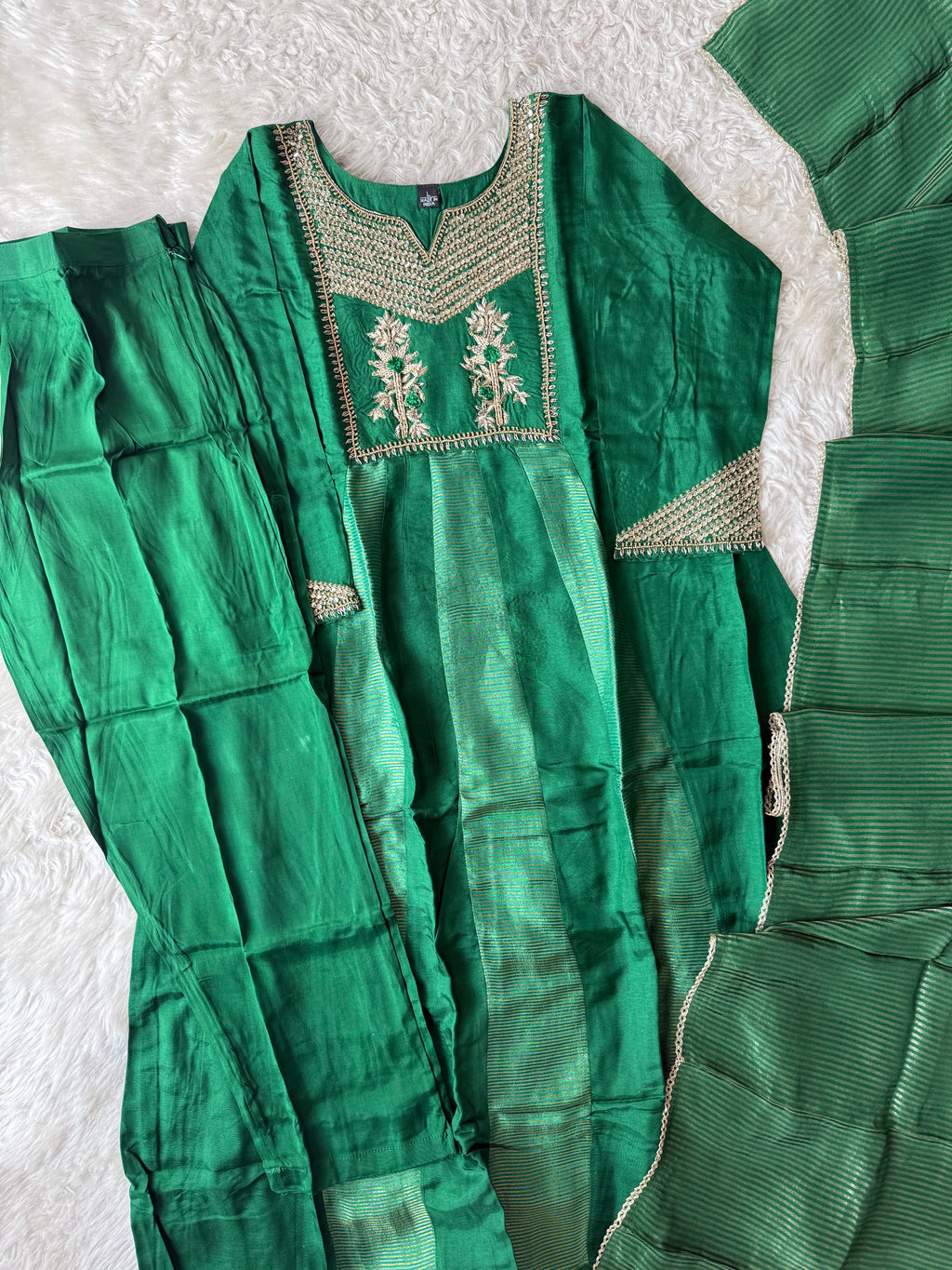 Dola Silk Kurti Pant Dupatta Set