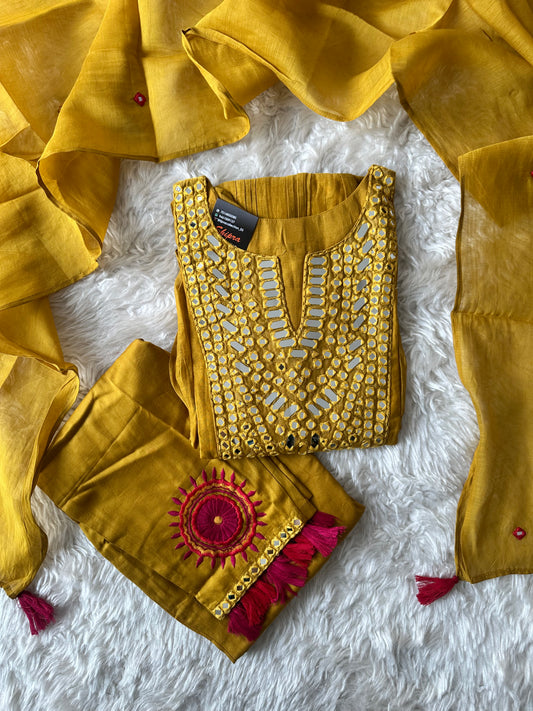Mul Chanderi Kurti Pant Dupatta Set