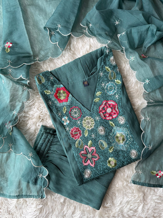 Mul Chanderi Kurti Pant Dupatta Set