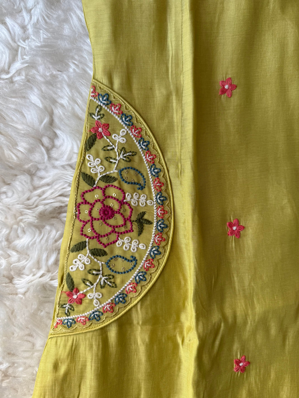 Mul Chanderi Kurti Pant Dupatta Set