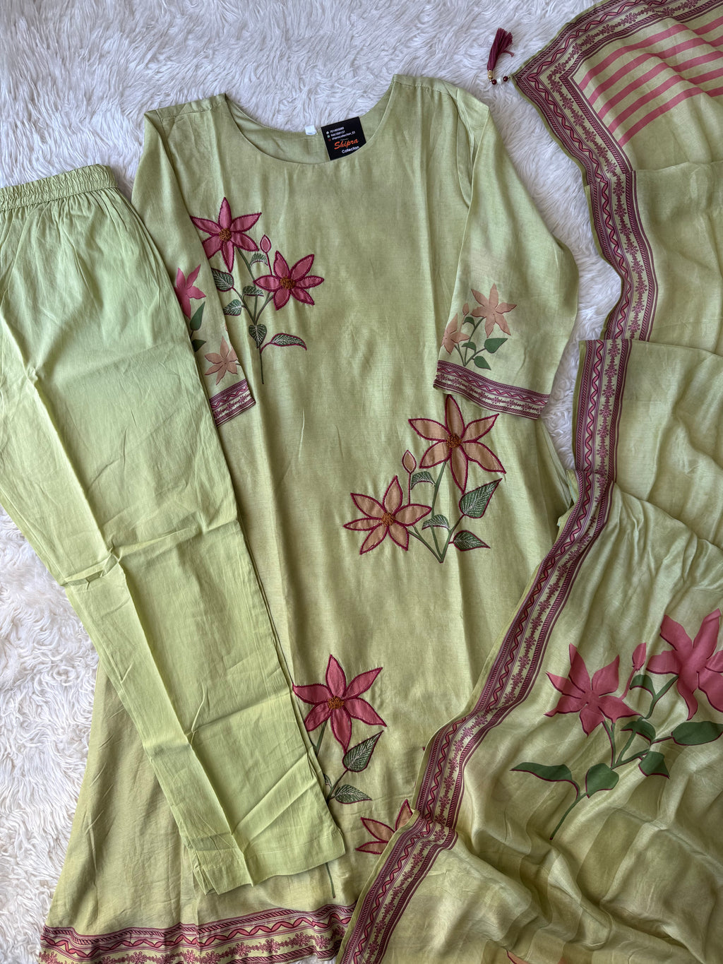 Mul Chanderi Kurti Pant Dupatta Set