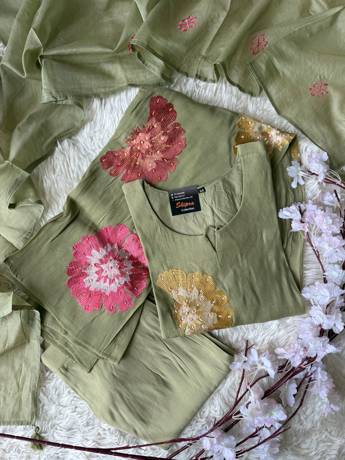 Mul Chanderi Kurti Pant Dupatta Set