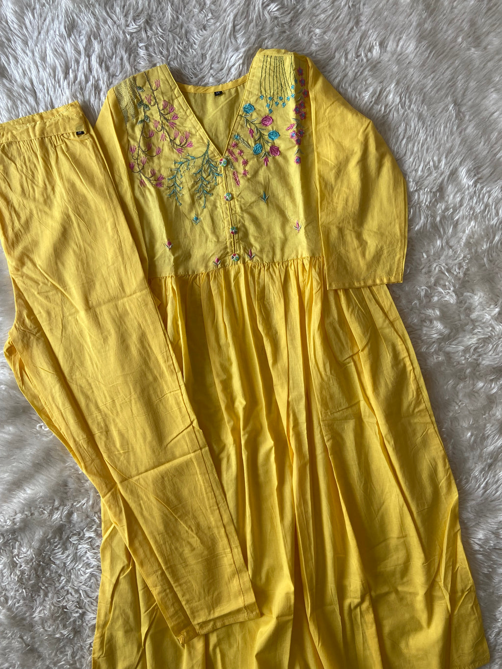 Cotton Thread Work Kurti Pant Set