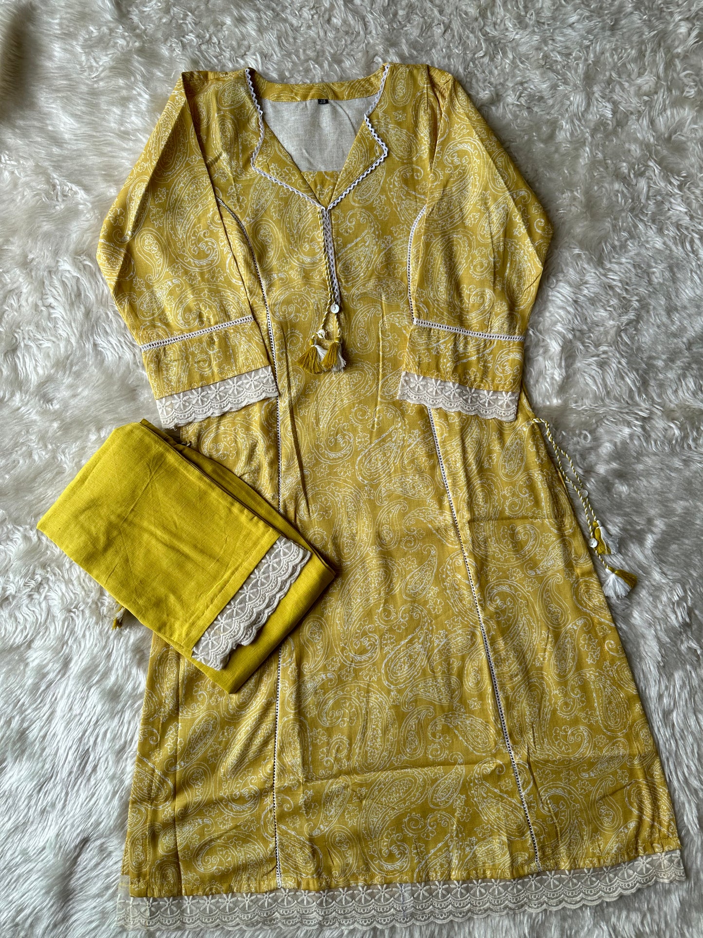 Linen Cotton Lace Details Set