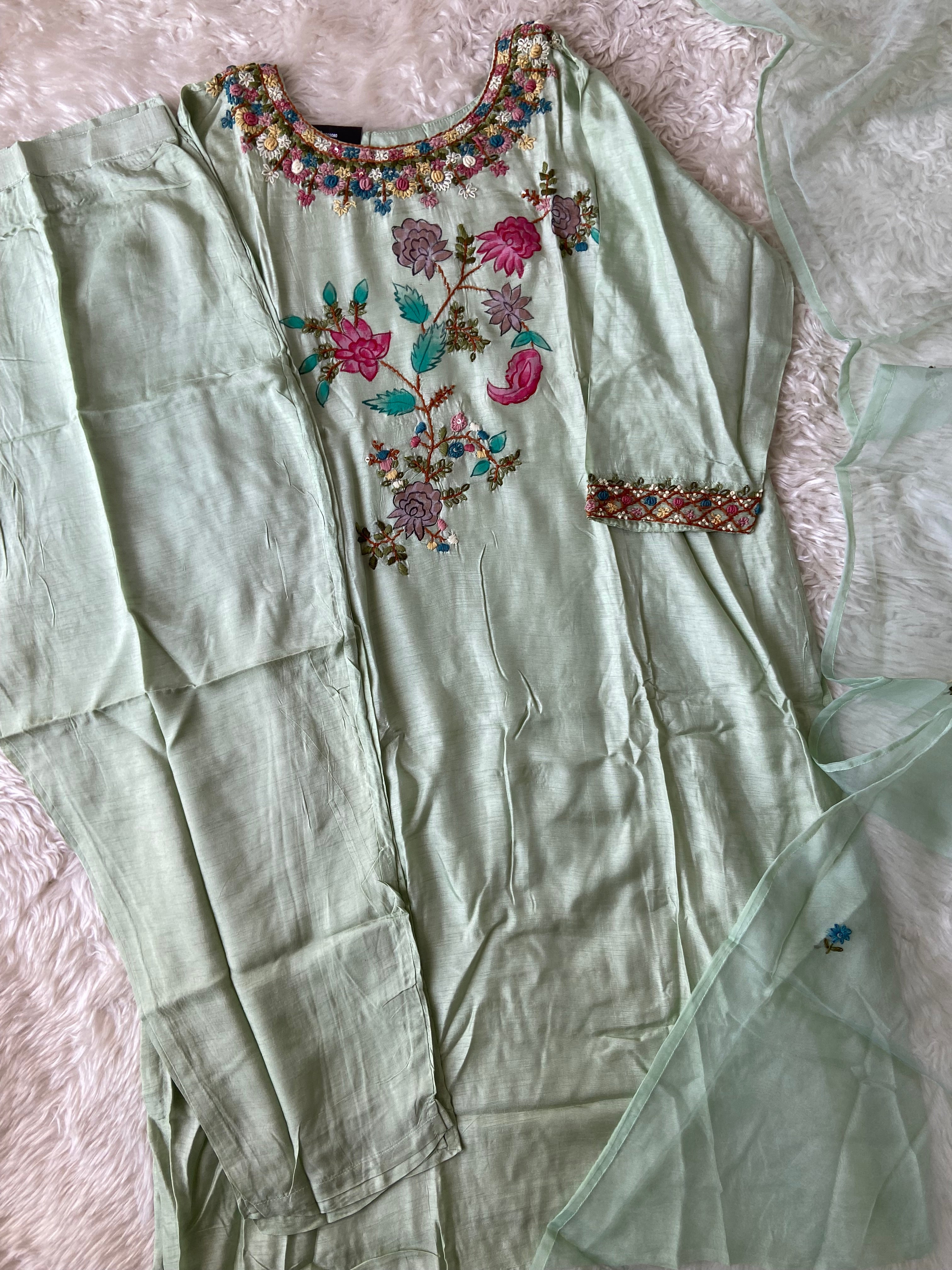 “Plus size” Dola Silk Embroidery Kurti Pant Dupatta Set