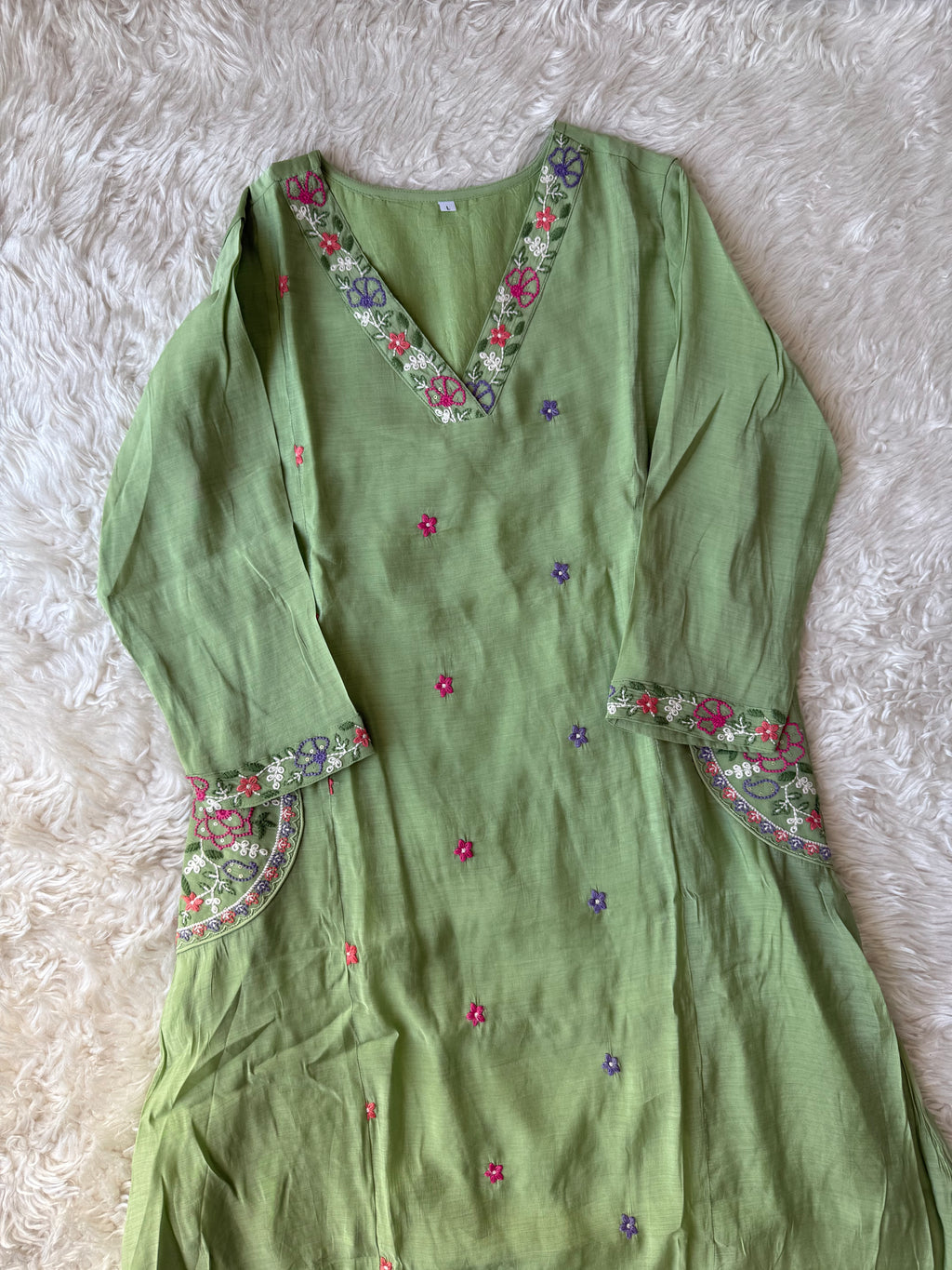 Mul Chanderi Kurti Pant Dupatta Set