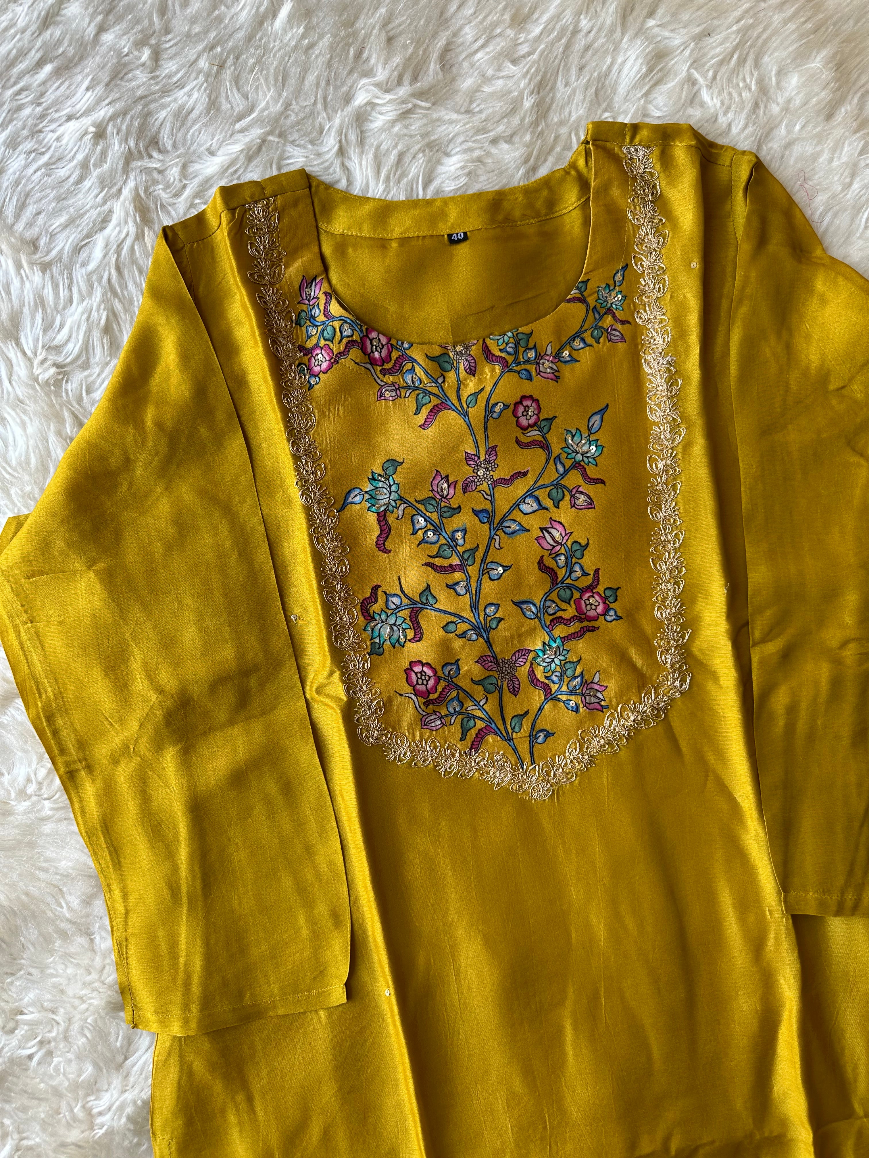 Gazi Silk Kurti Pant Dupatta Set
