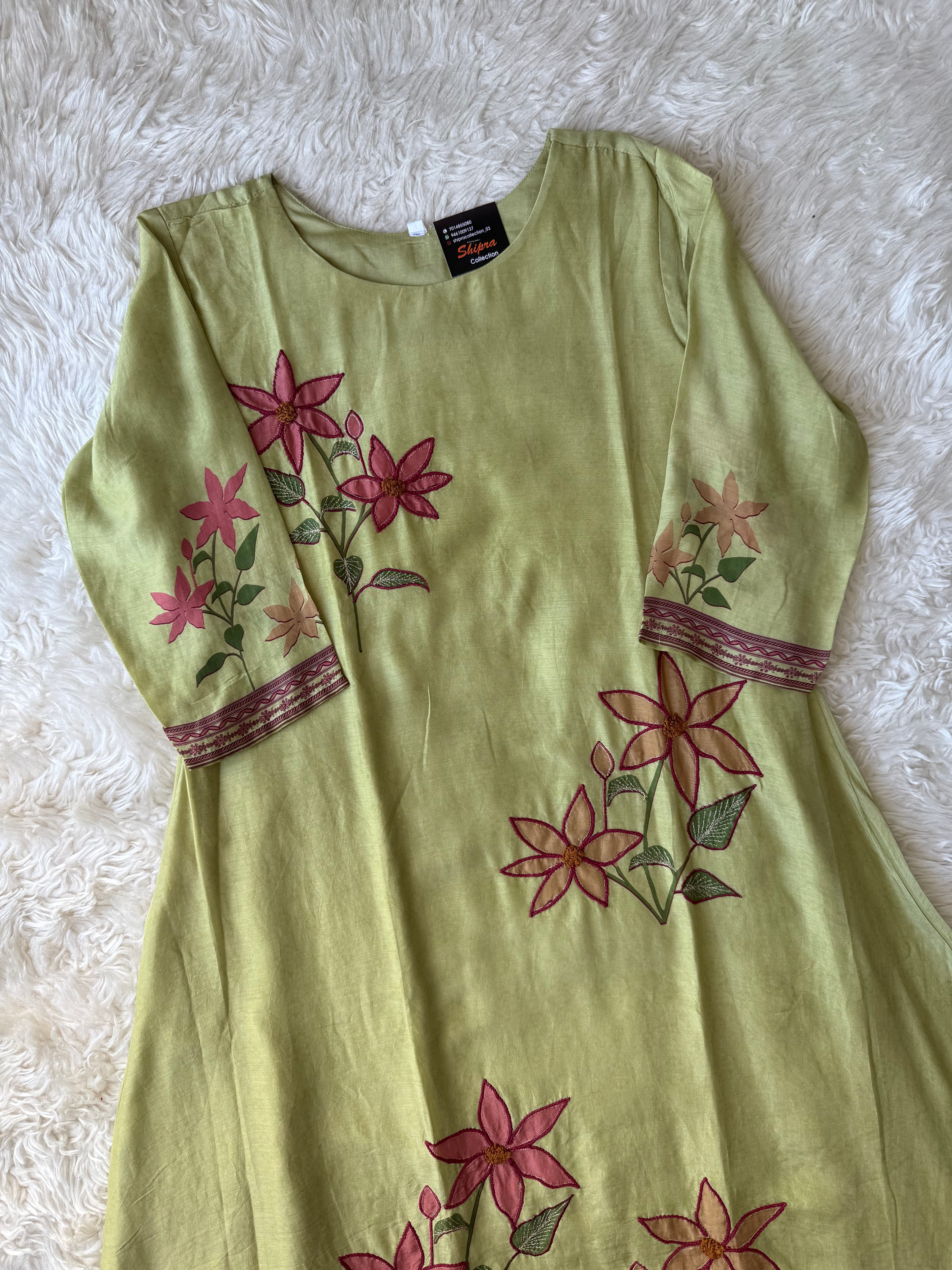 Mul Chanderi Kurti Pant Dupatta Set
