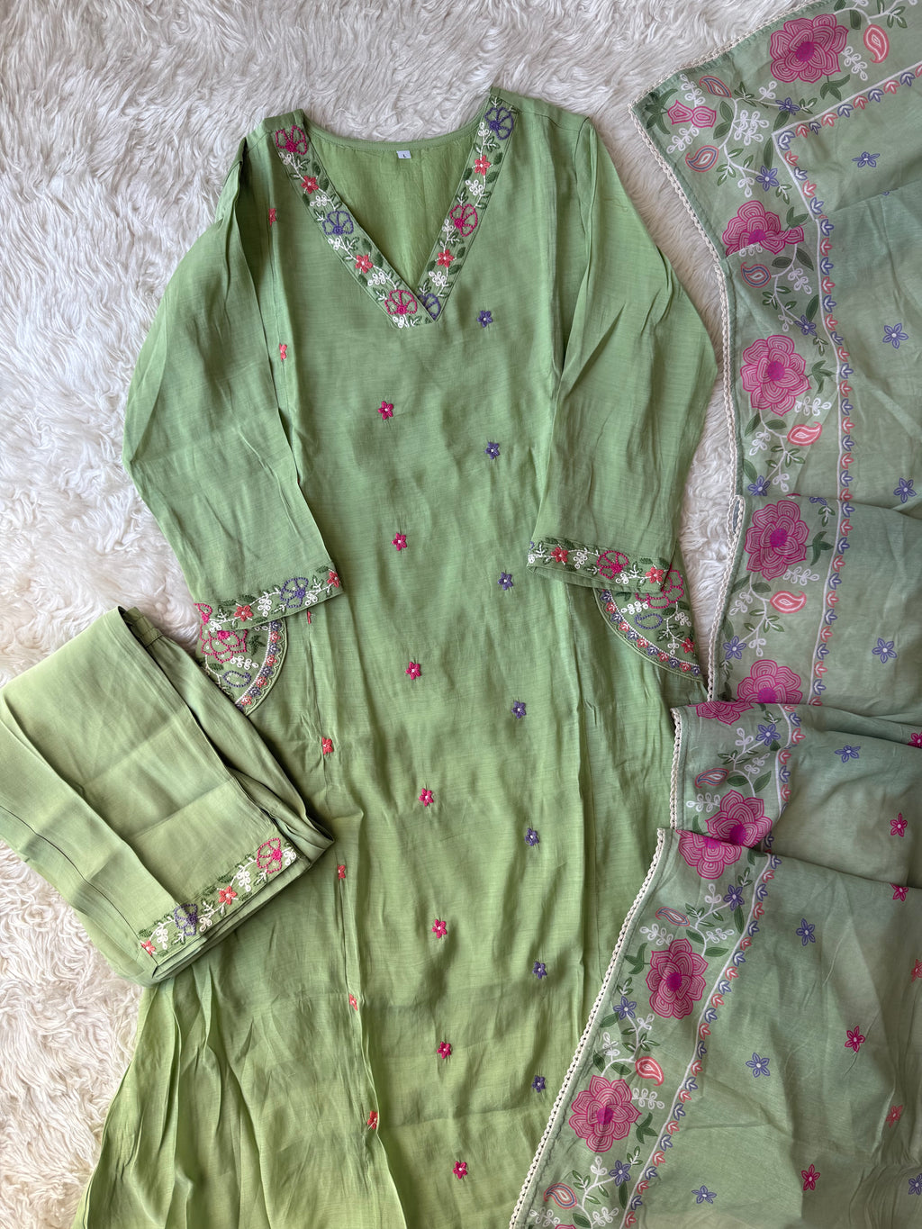 Mul Chanderi Kurti Pant Dupatta Set