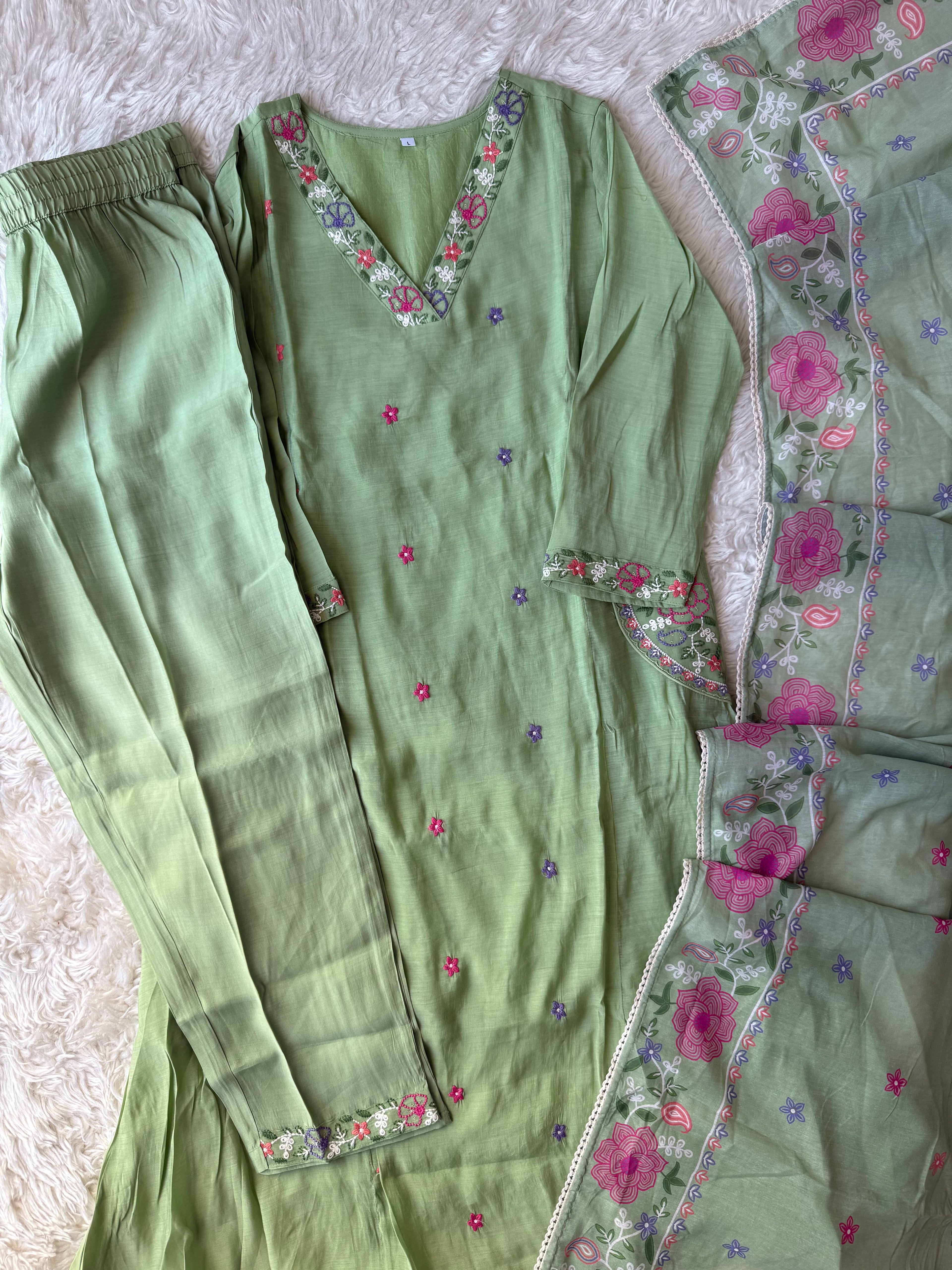 Mul Chanderi Kurti Pant Dupatta Set