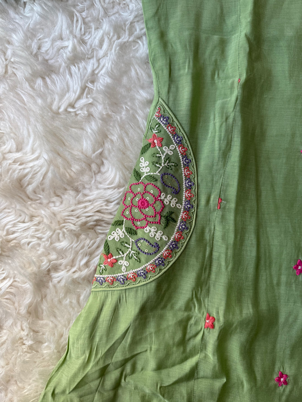 Mul Chanderi Kurti Pant Dupatta Set