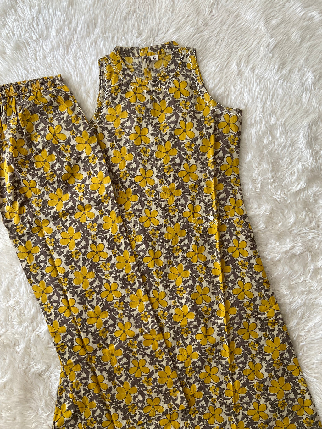 Pure Cotton Sleeveless Kurti Pant Set